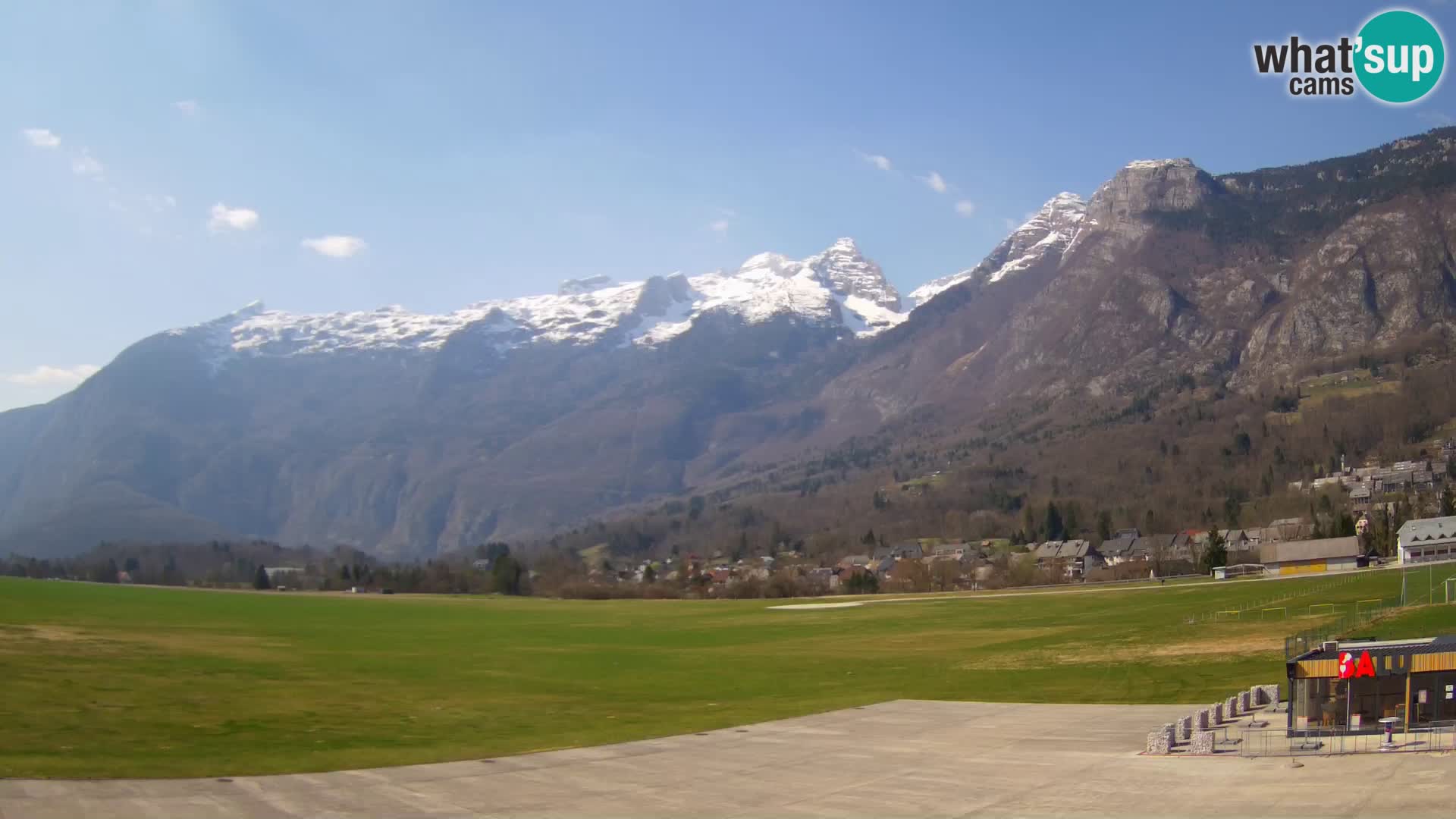 Spletna kamera letališče Bovec – pogled proti Kaninu