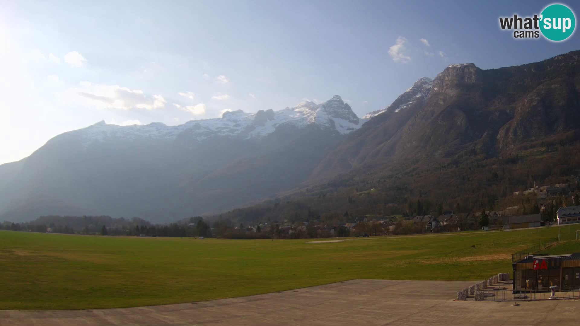 Live webcam Bovec airport – View to Kanin