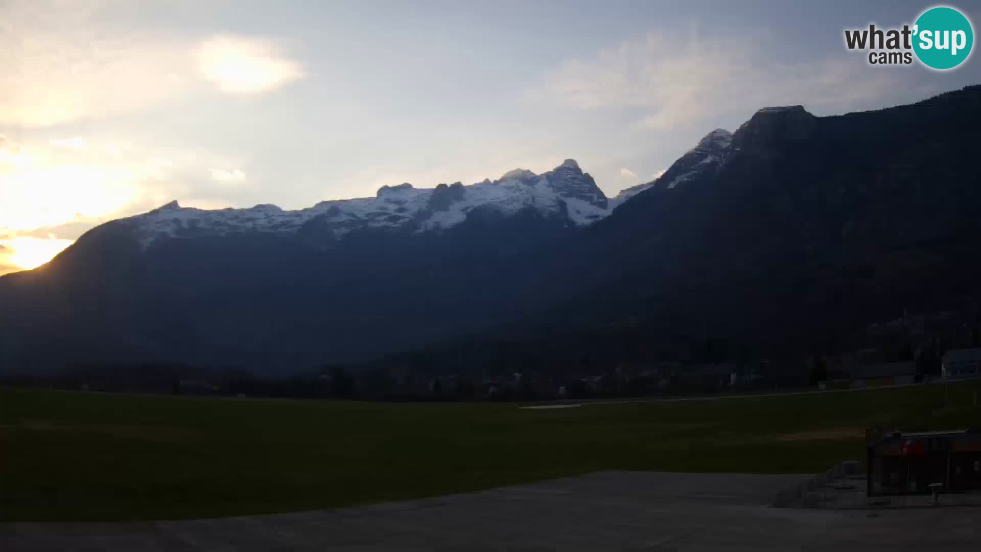 Live webcam Bovec airport – View to Kanin