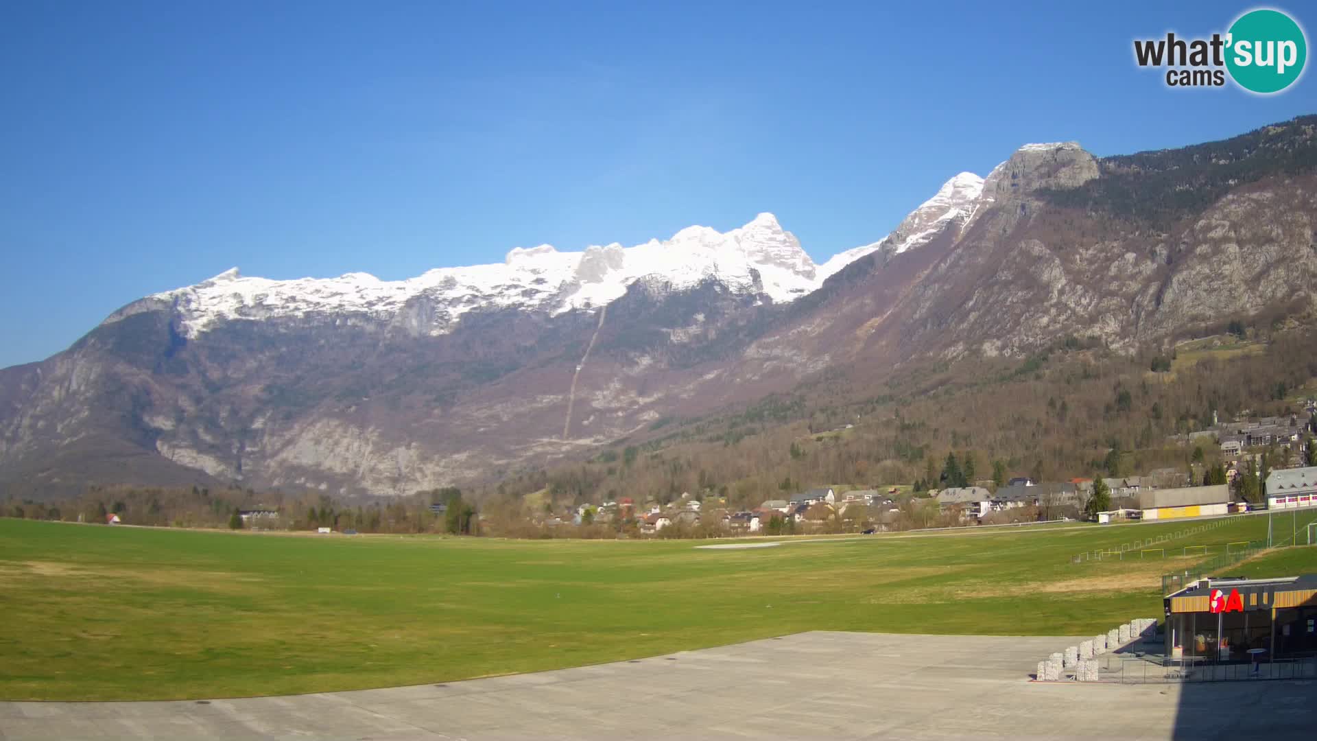 Webcam en direct Aéroport de Bovec – Vue sur Kanin