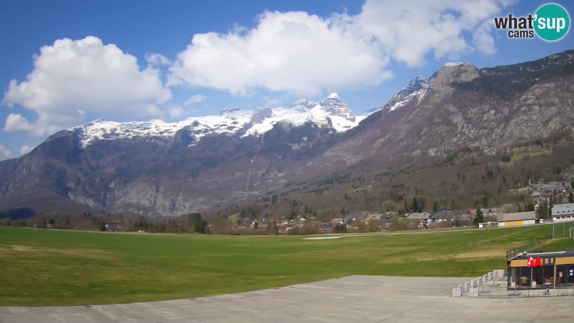 Live webcam Bovec airport – View to Kanin