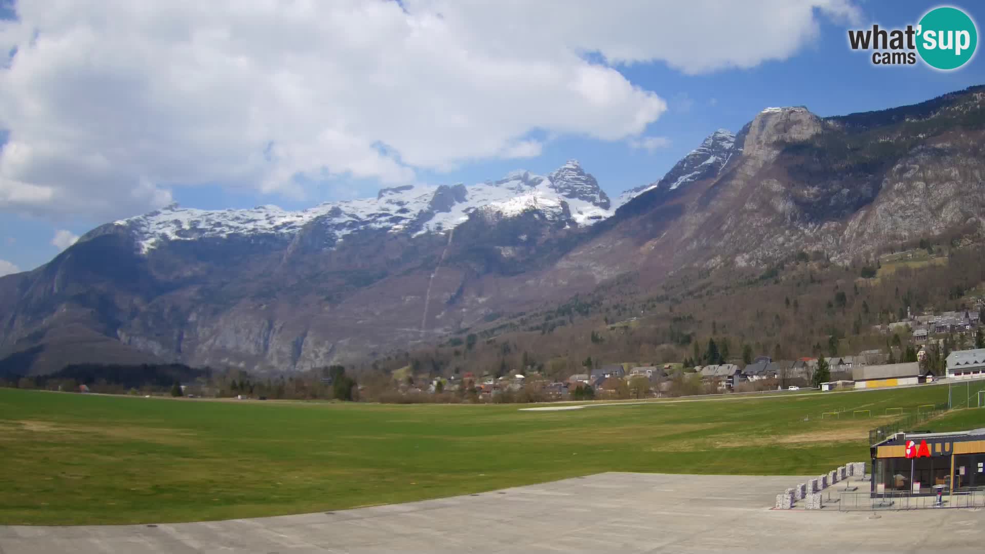 Webcam en direct Aéroport de Bovec – Vue sur Kanin