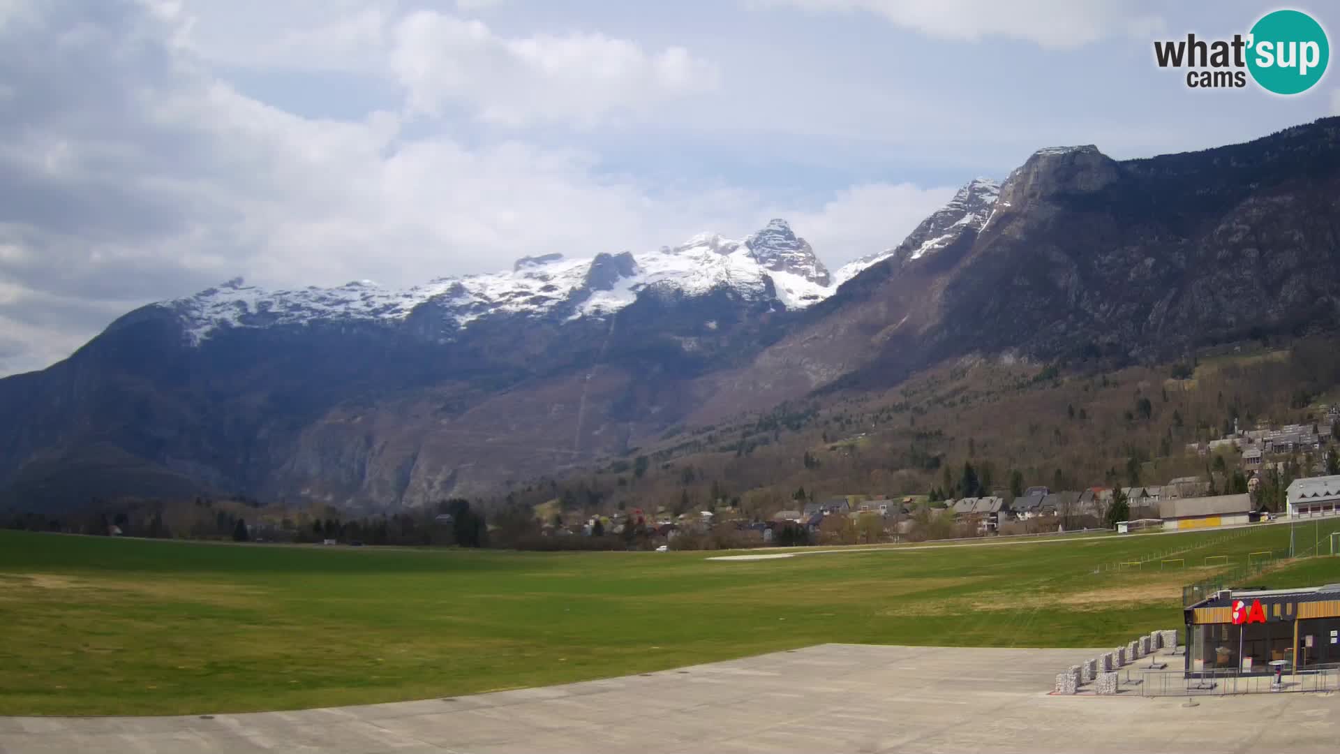 Web kamera uživo Zračna luka Bovec – Pogled na Kanin