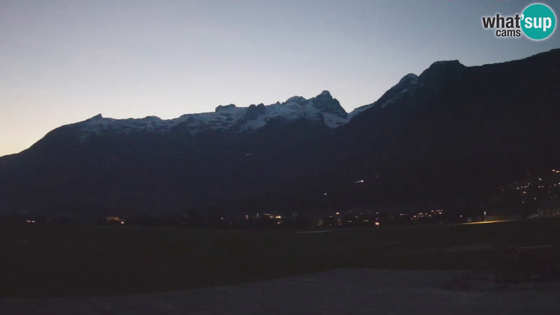 Cámara web en vivo Aeropuerto de Bovec – Vista a Kanin