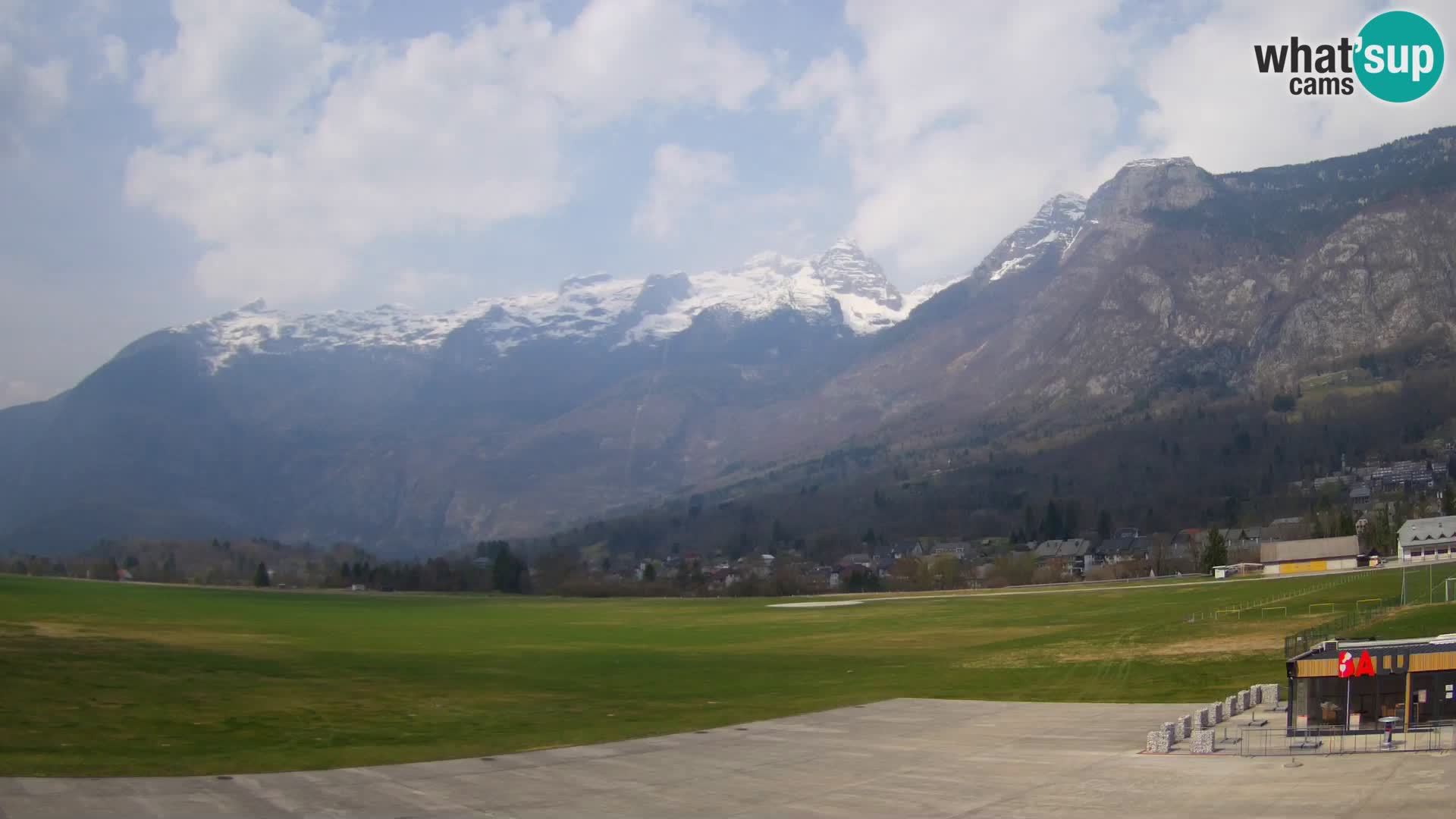 Web kamera uživo Zračna luka Bovec – Pogled na Kanin