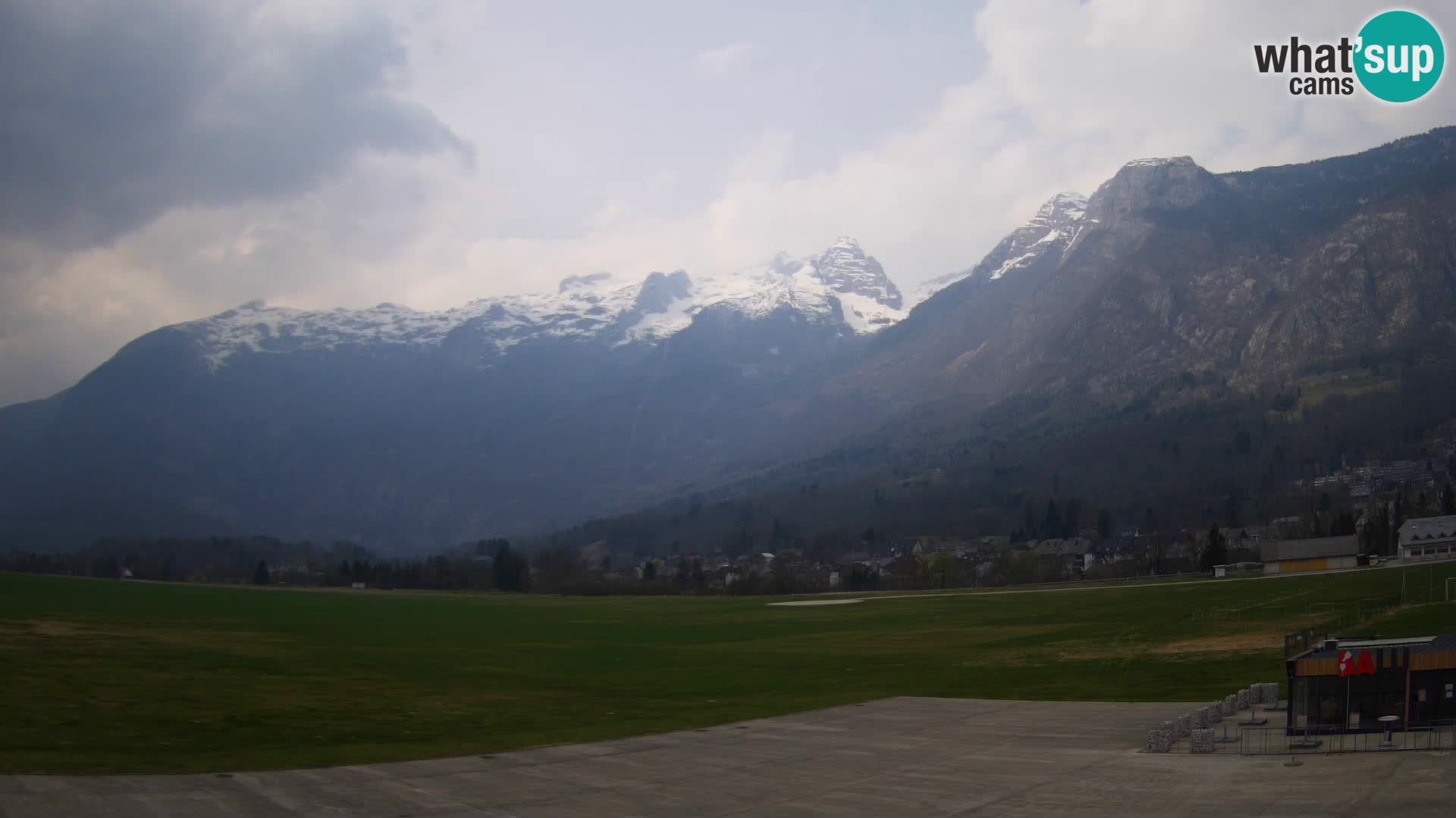 Webcam en direct Aéroport de Bovec – Vue sur Kanin