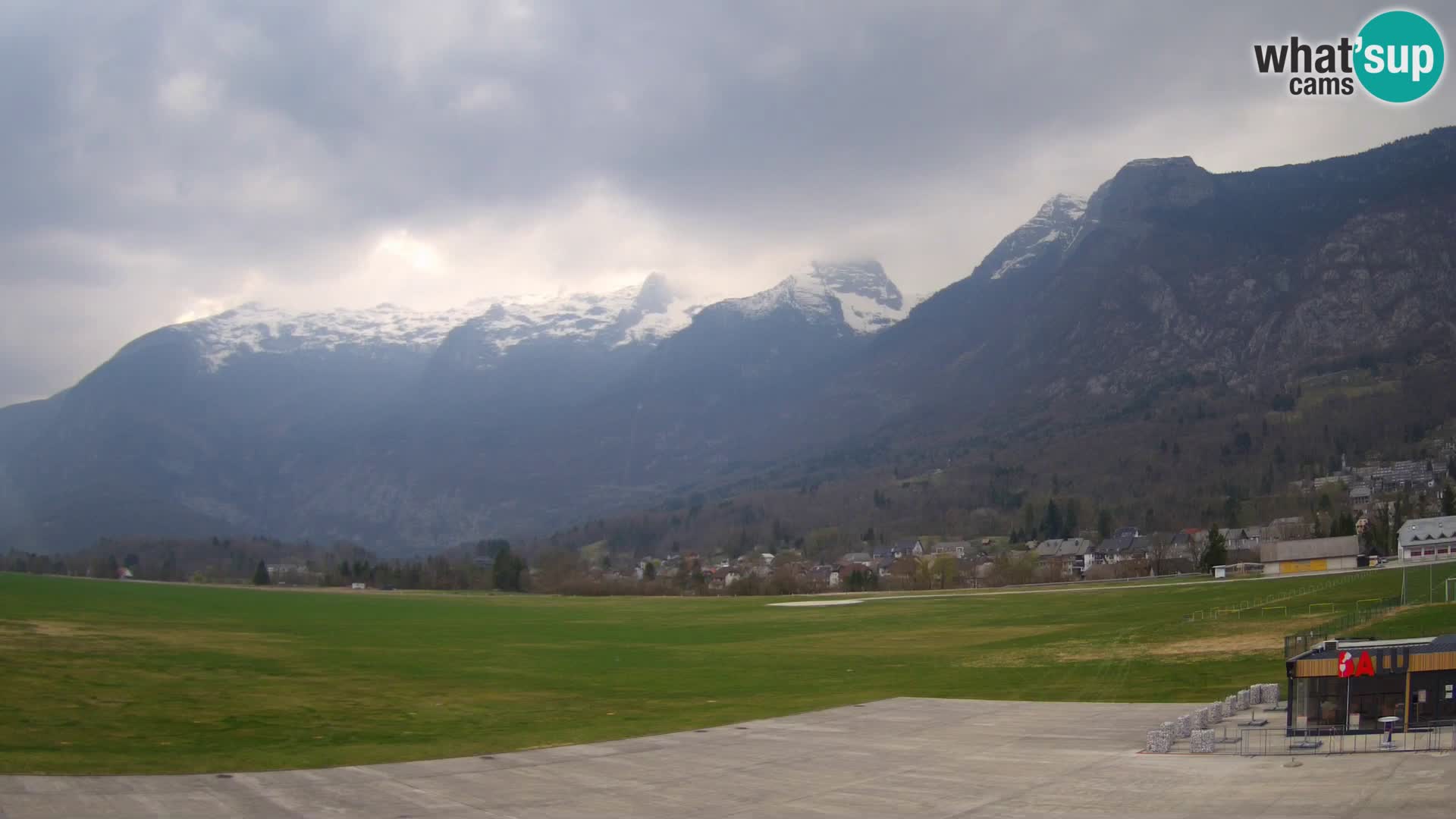 Webcam en direct Aéroport de Bovec – Vue sur Kanin