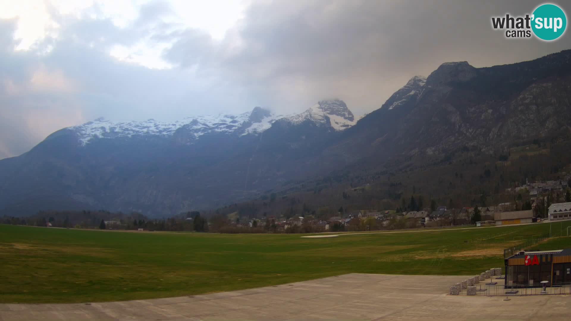 Webcam en direct Aéroport de Bovec – Vue sur Kanin
