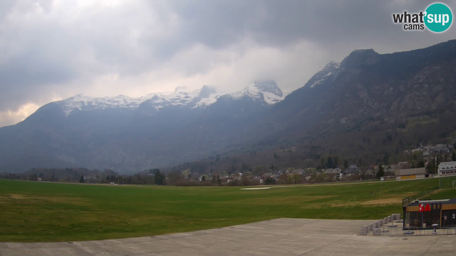 Webcam en direct Aéroport de Bovec – Vue sur Kanin