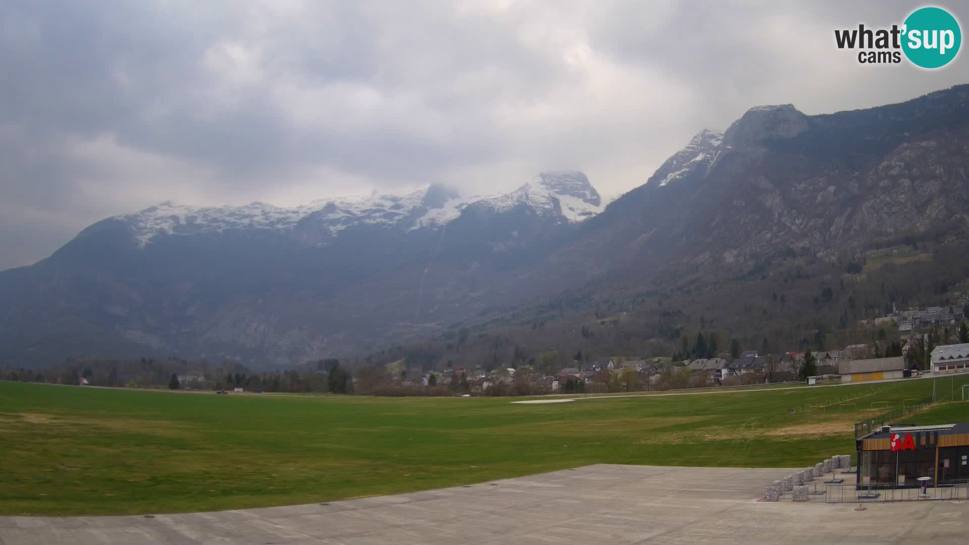 Cámara web en vivo Aeropuerto de Bovec – Vista a Kanin