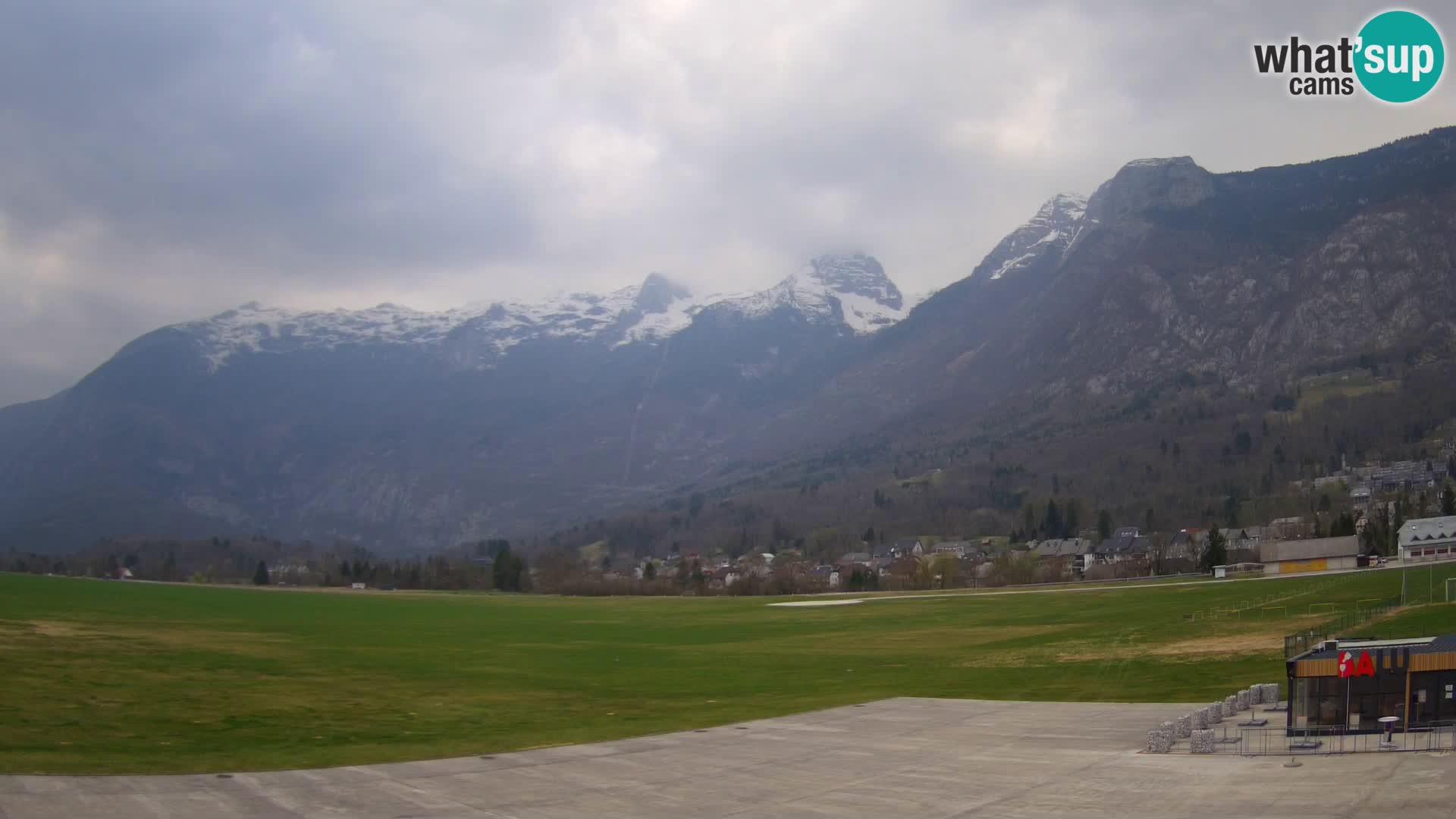 Webcam en direct Aéroport de Bovec – Vue sur Kanin