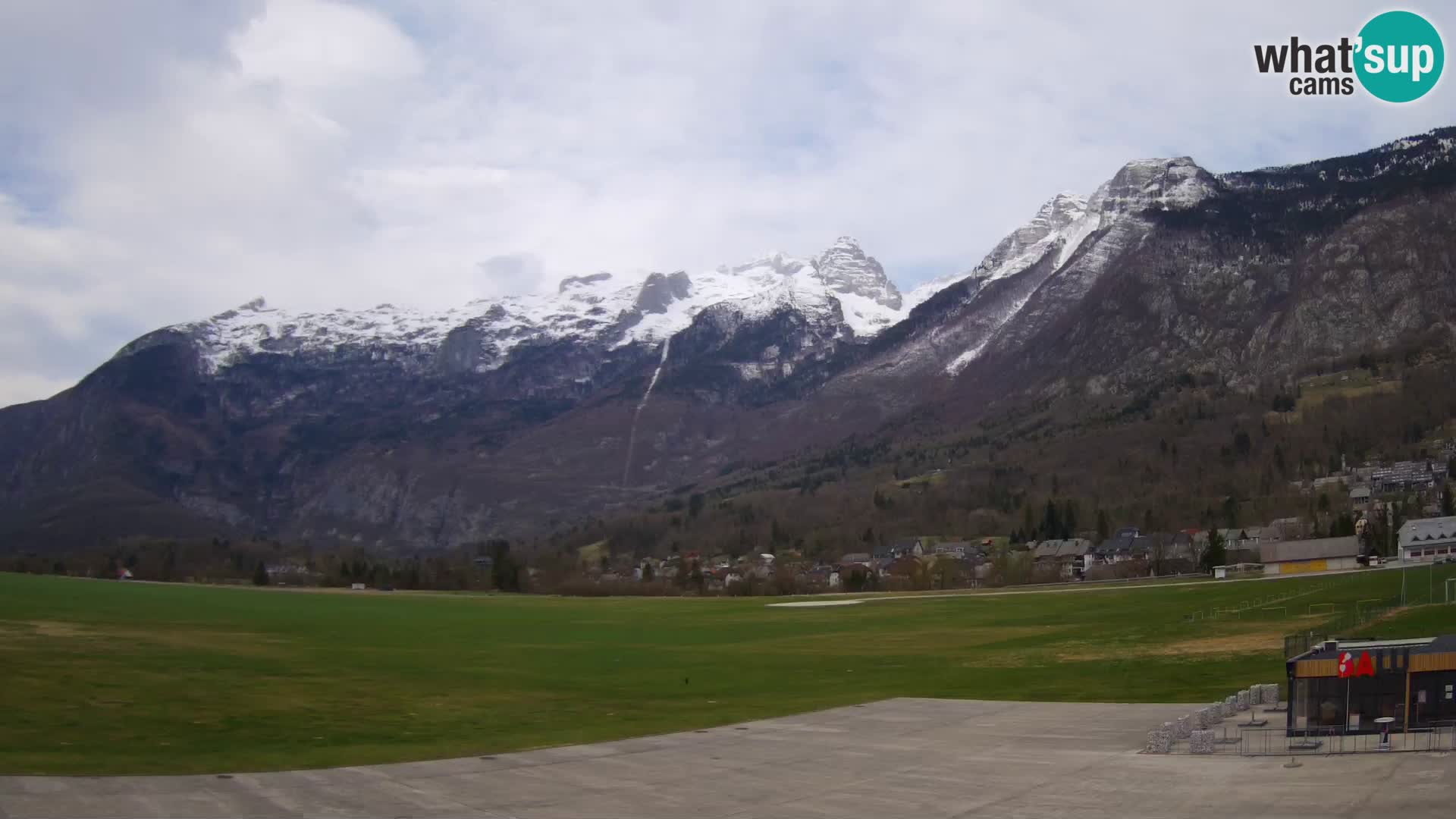 Webcam en direct Aéroport de Bovec – Vue sur Kanin