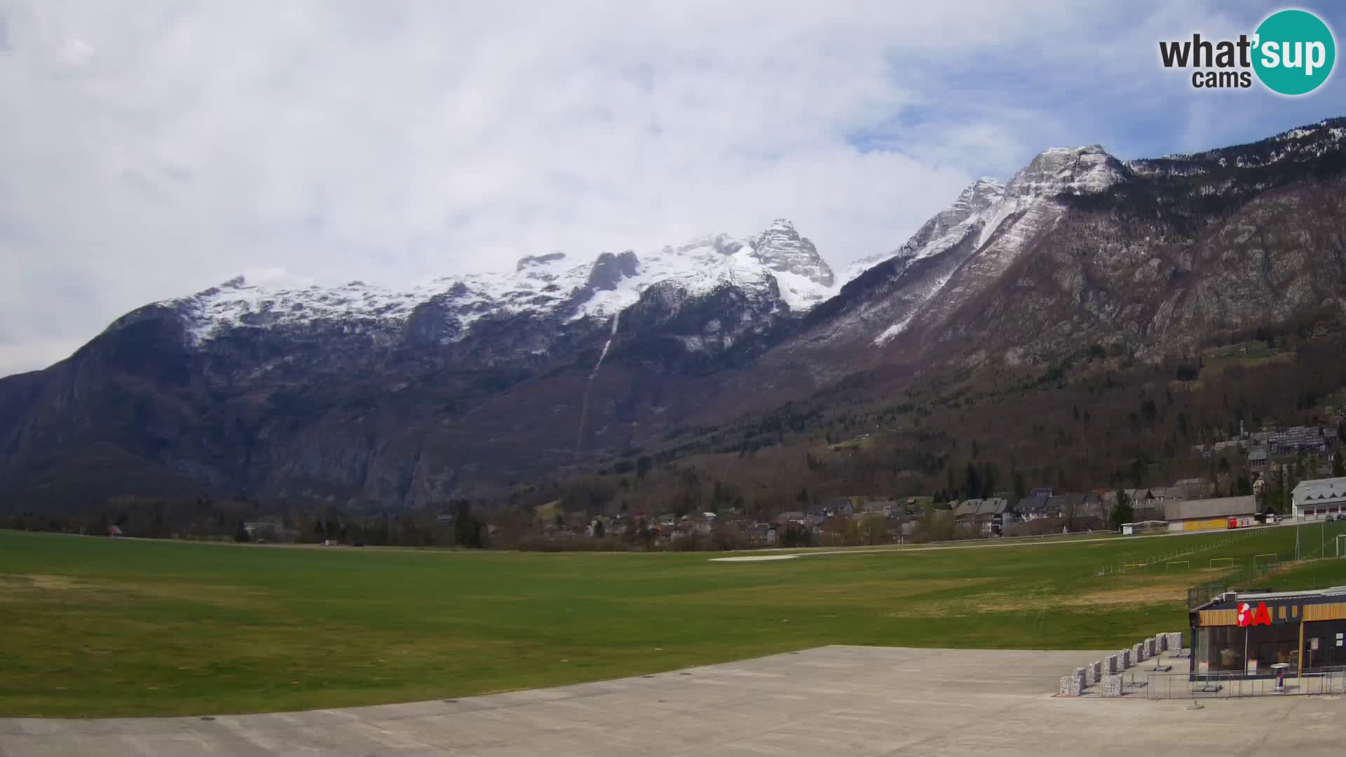 Webcam en direct Aéroport de Bovec – Vue sur Kanin