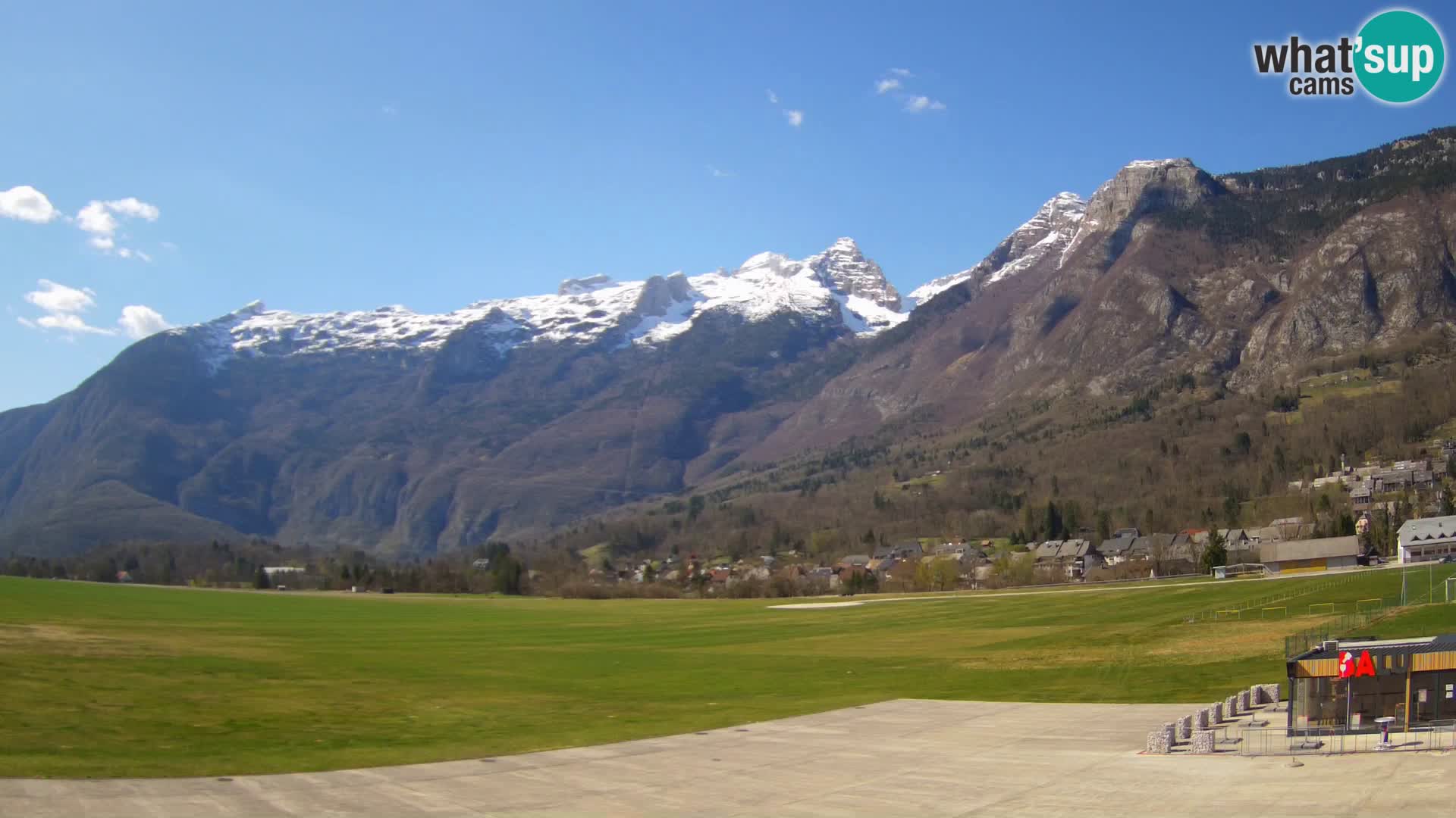 Web kamera uživo Zračna luka Bovec – Pogled na Kanin