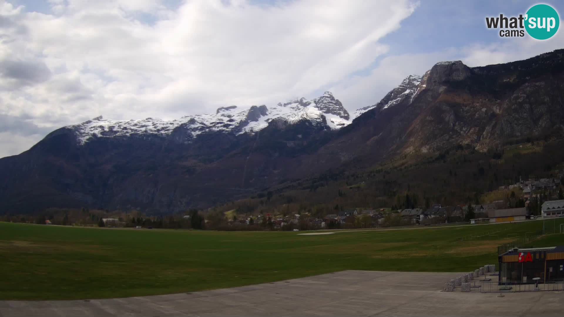 Live webcam Bovec airport – View to Kanin