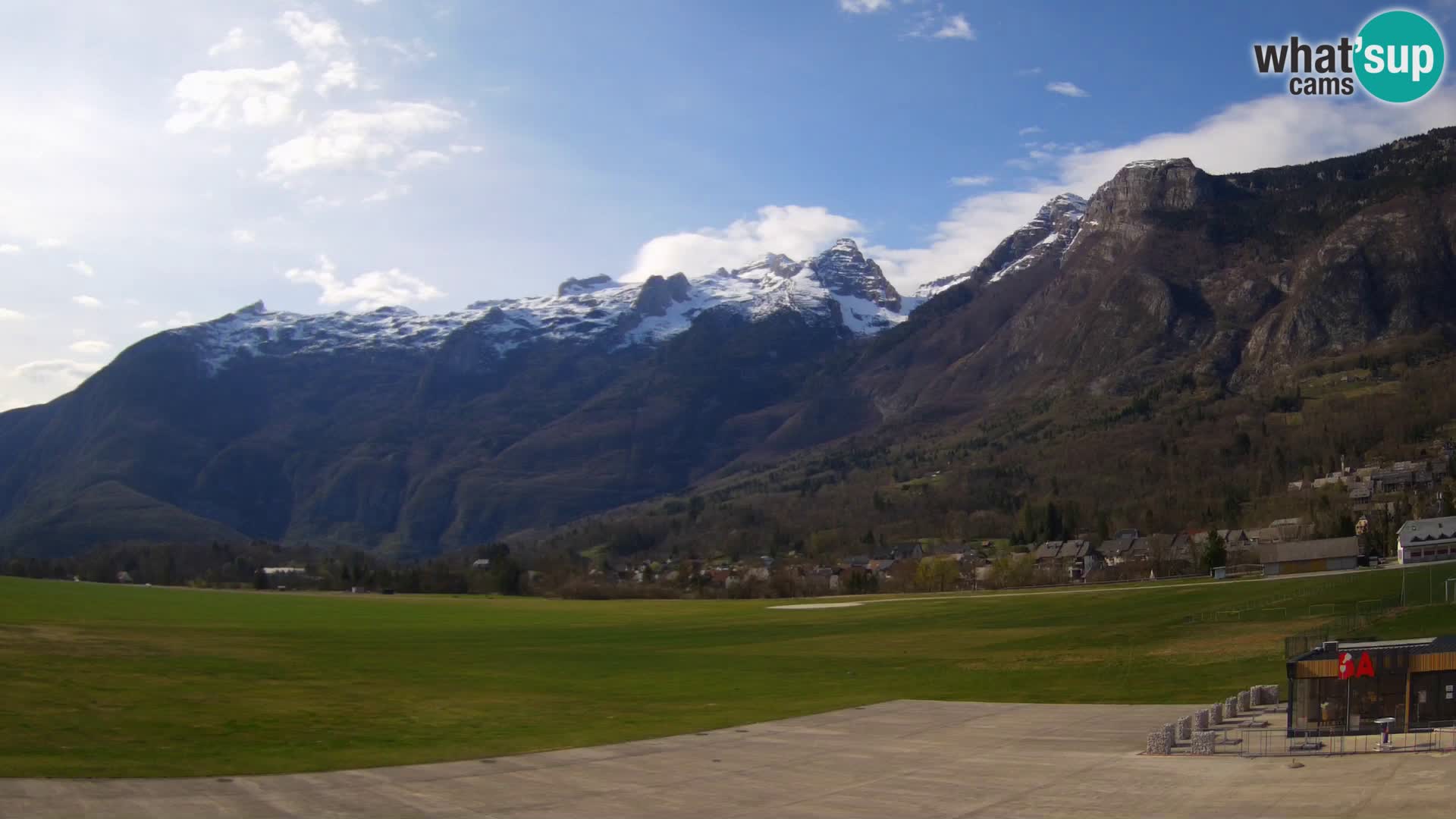 Live webcam Bovec airport – View to Kanin