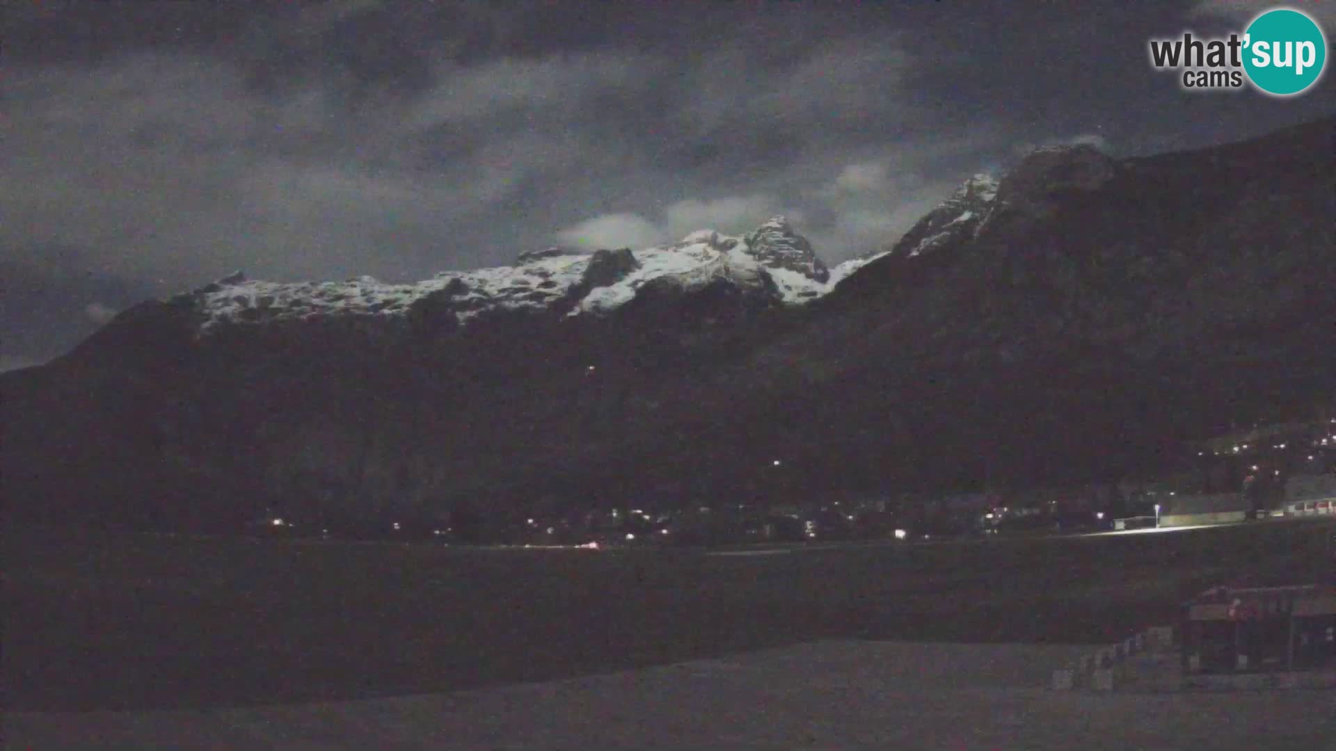 Spletna kamera letališče Bovec – pogled proti Kaninu