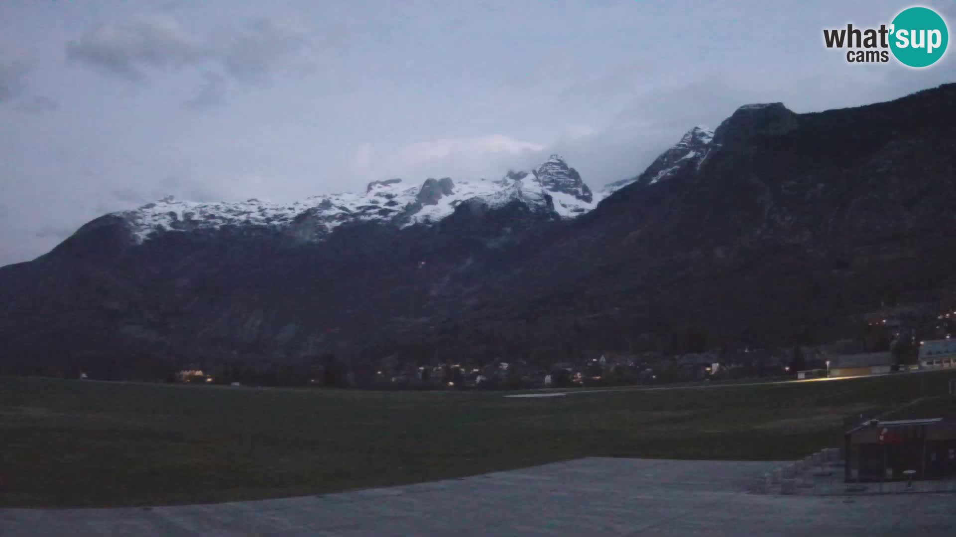 Webcam en direct Aéroport de Bovec – Vue sur Kanin