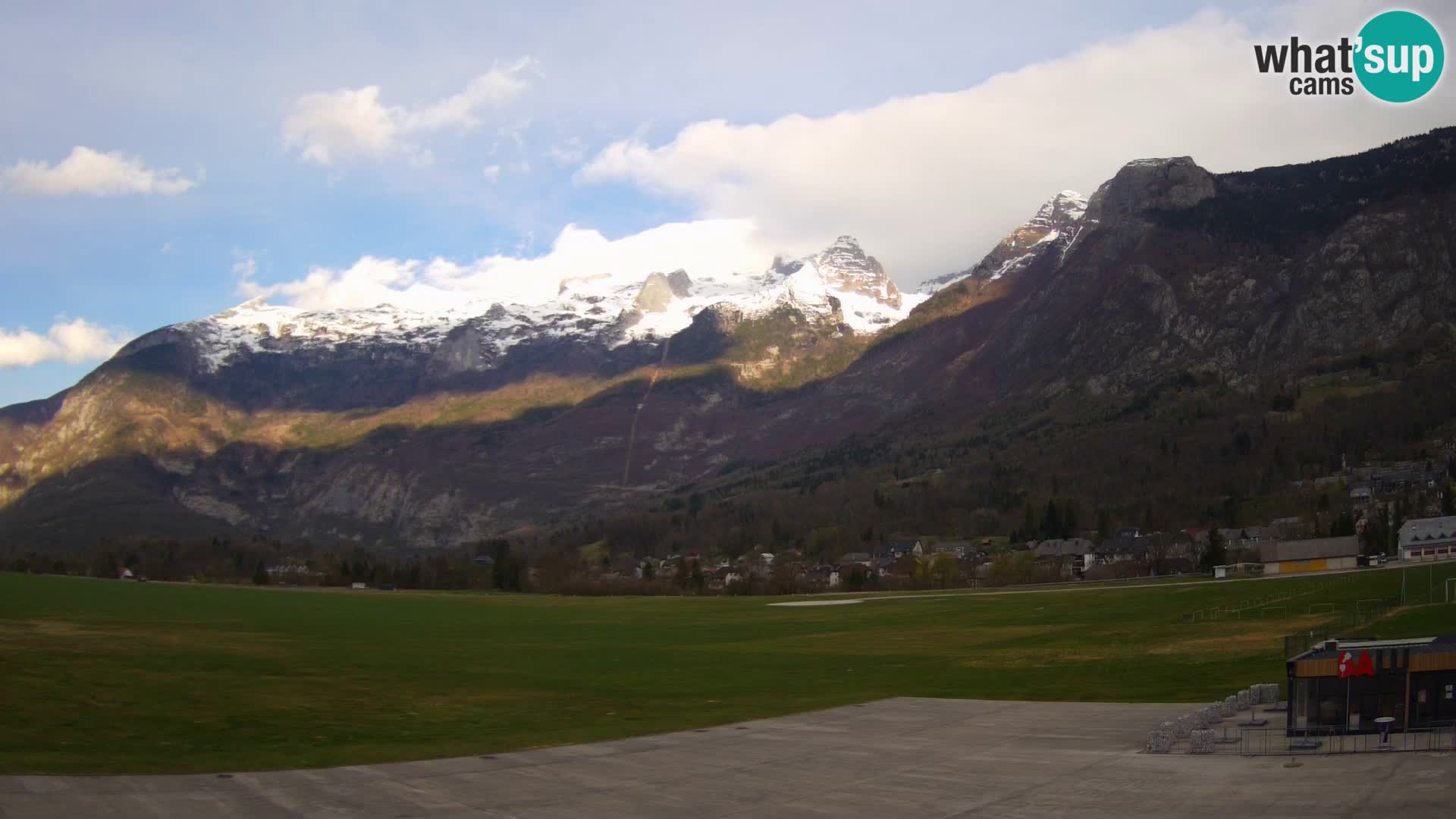 Webcam en direct Aéroport de Bovec – Vue sur Kanin