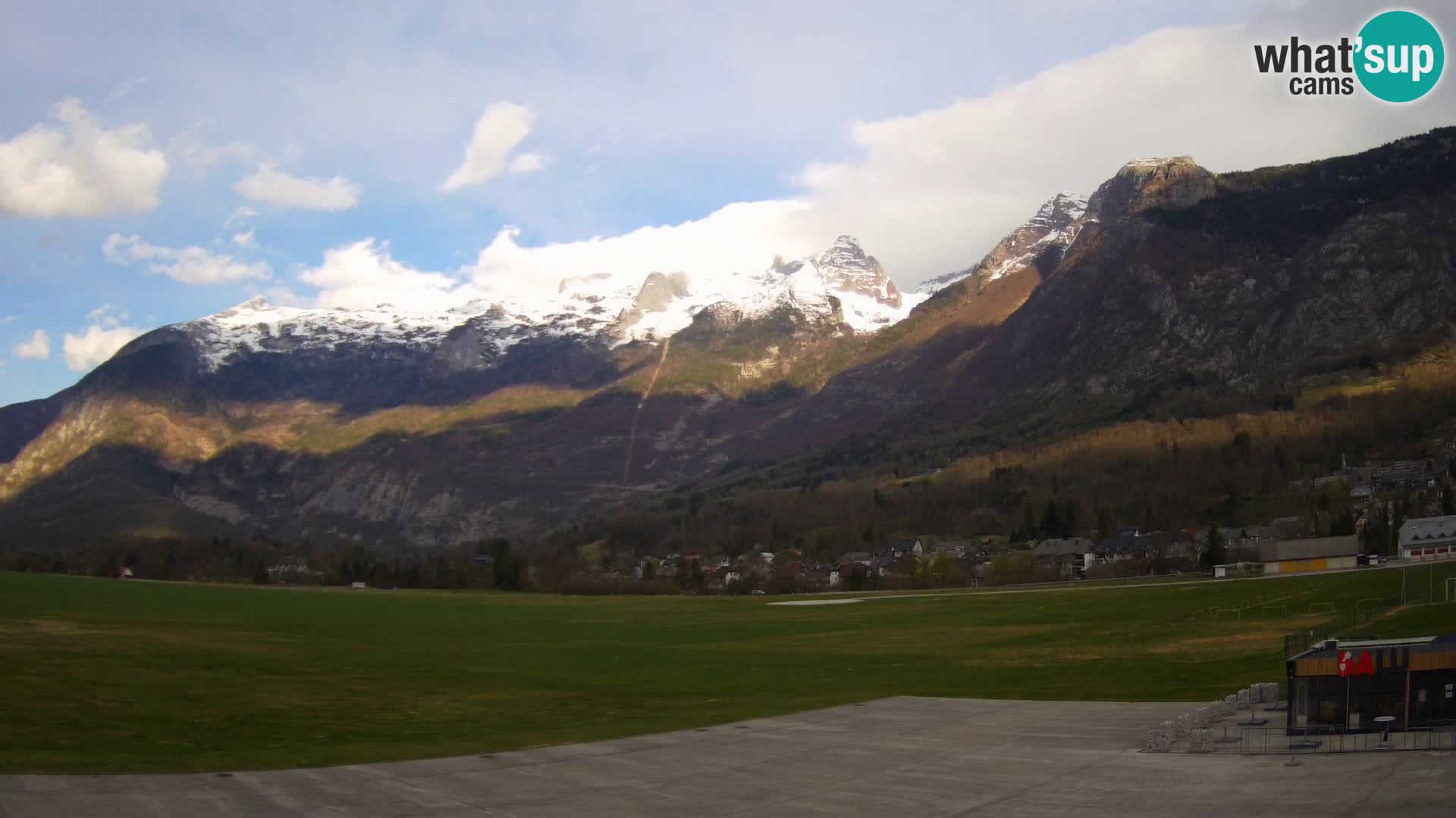 Webcam en direct Aéroport de Bovec – Vue sur Kanin