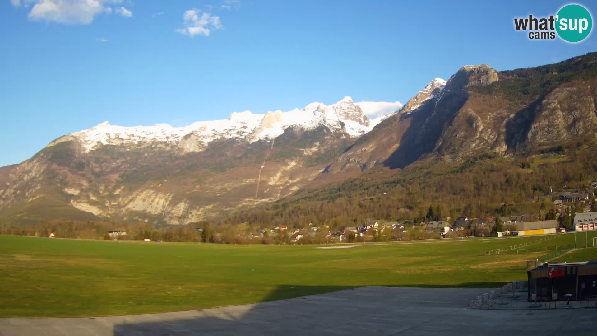 Webcam en direct Aéroport de Bovec – Vue sur Kanin