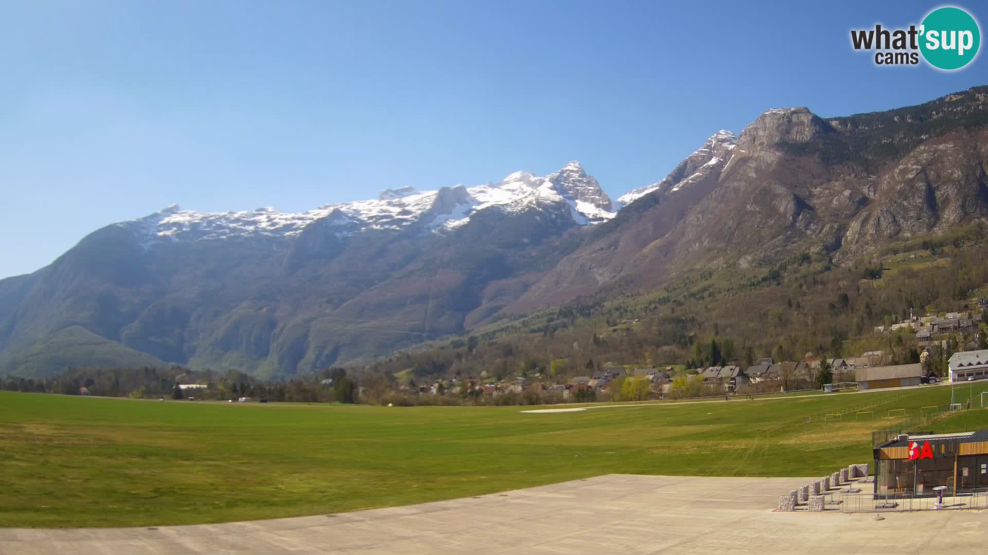 Live webcam Bovec airport – View to Kanin