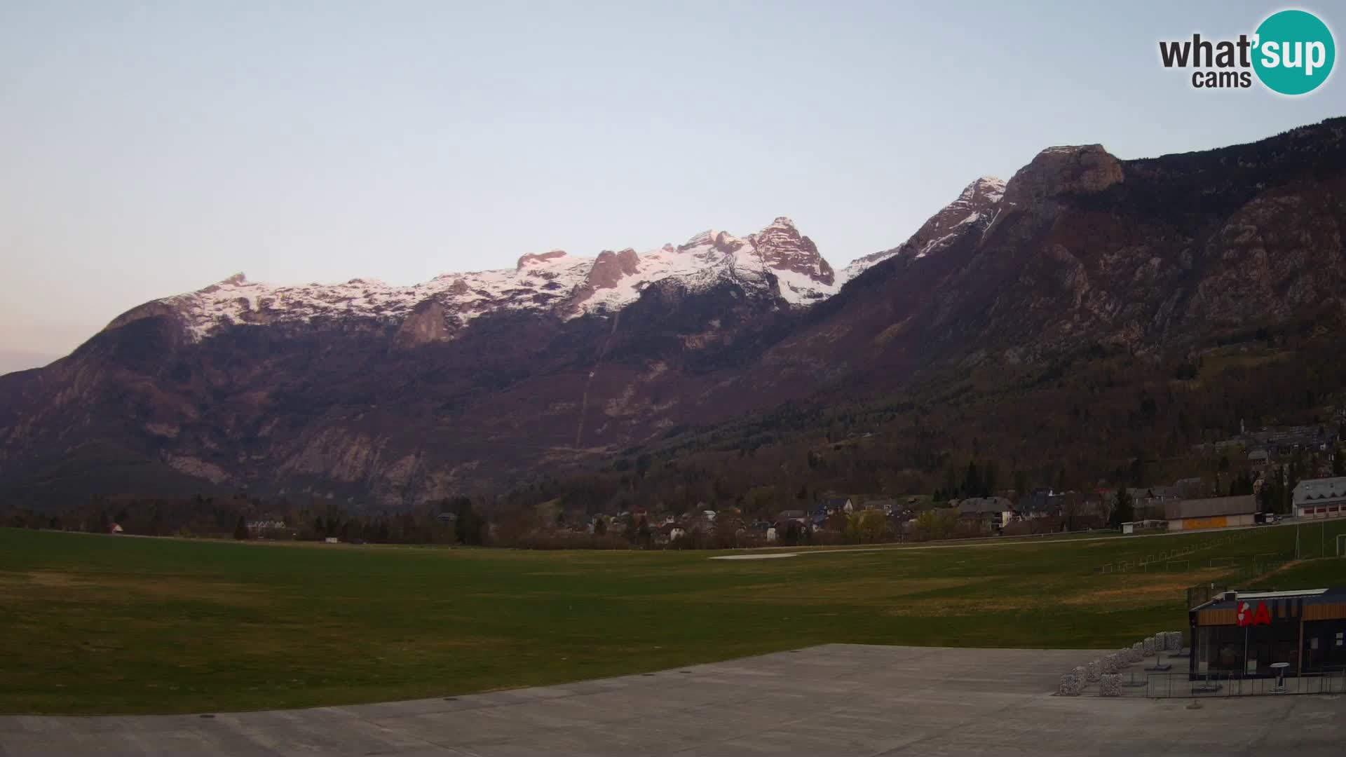 Webcam en direct Aéroport de Bovec – Vue sur Kanin