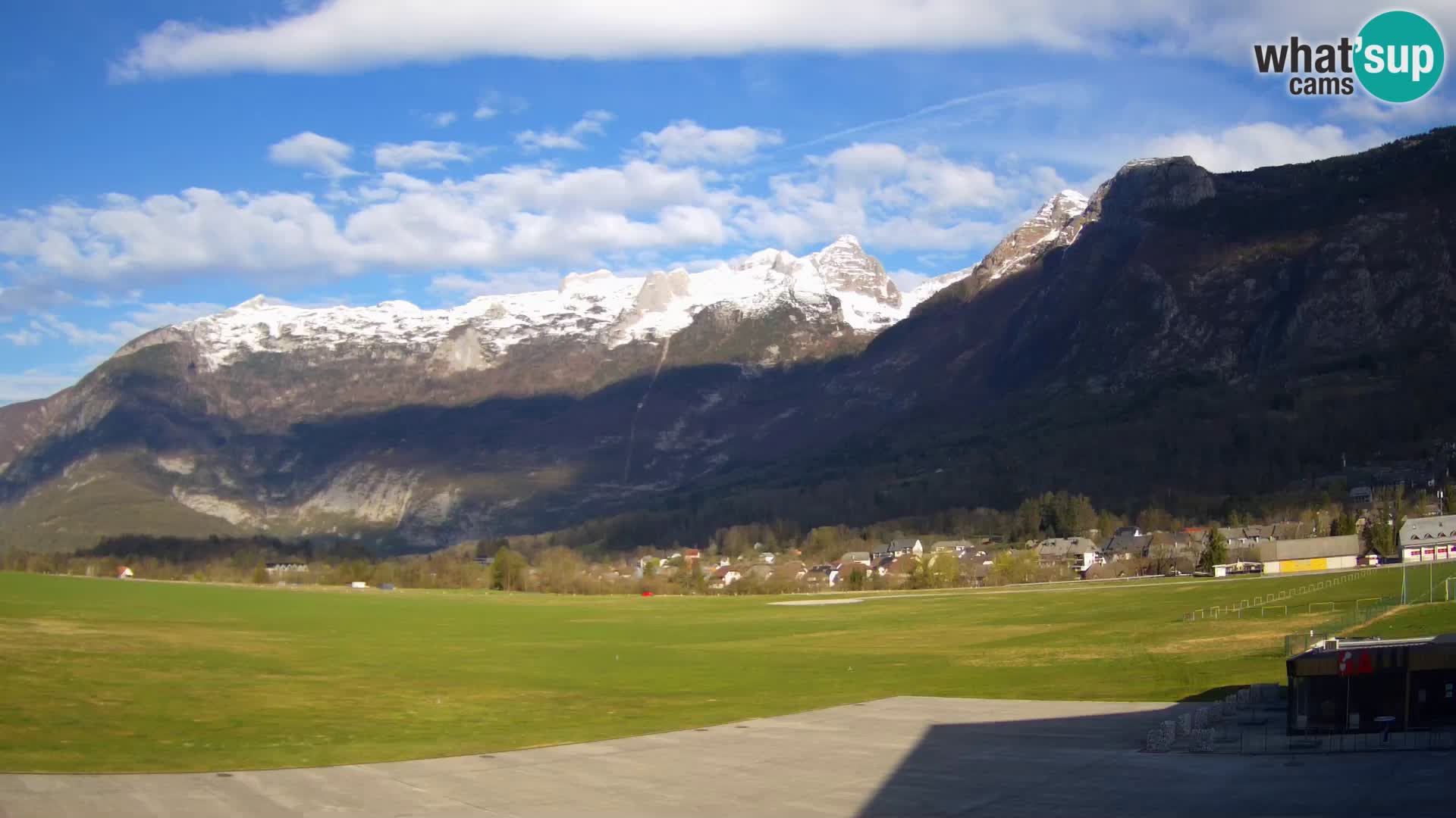 Webcam en direct Aéroport de Bovec – Vue sur Kanin