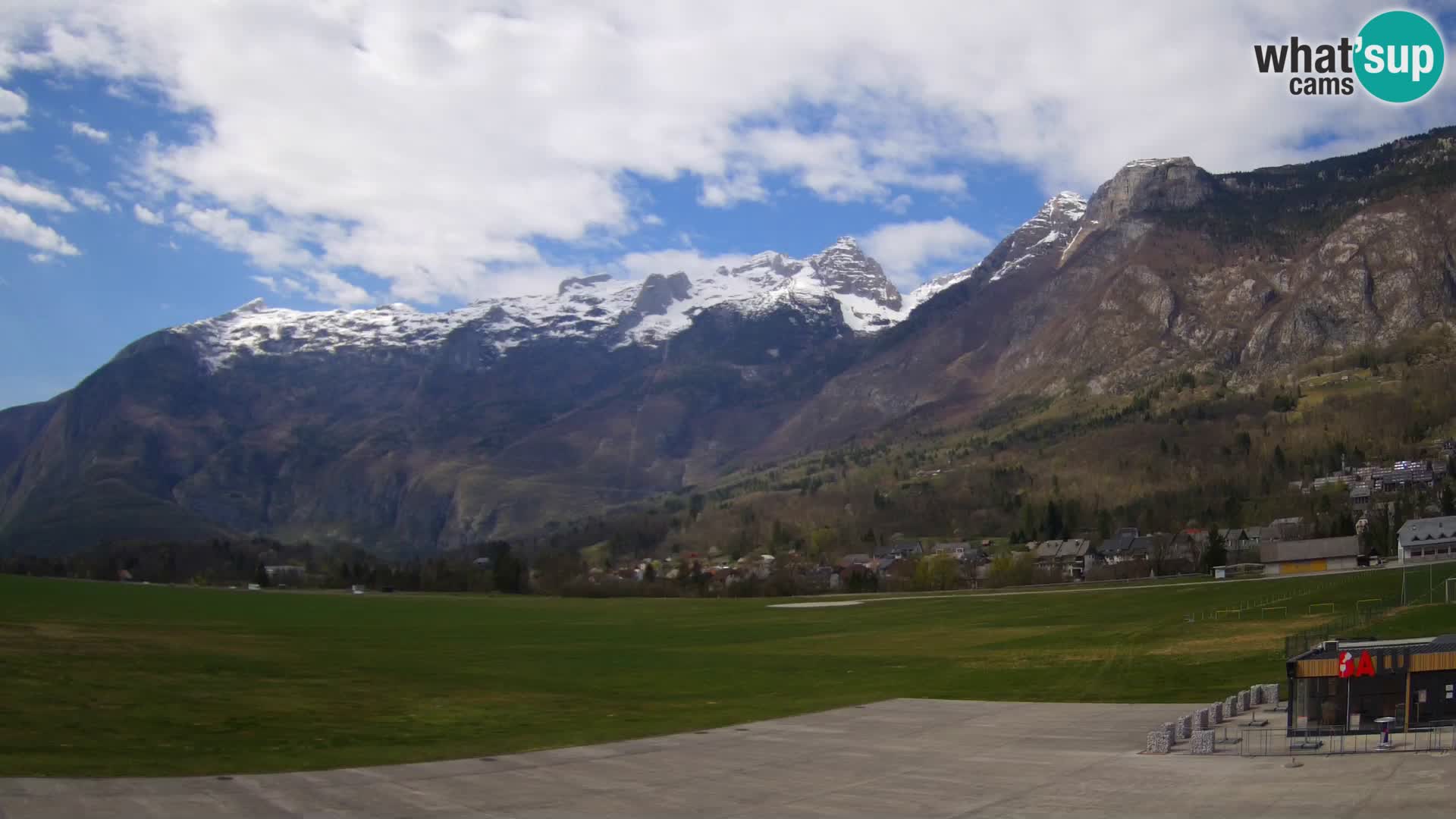Webcam en direct Aéroport de Bovec – Vue sur Kanin
