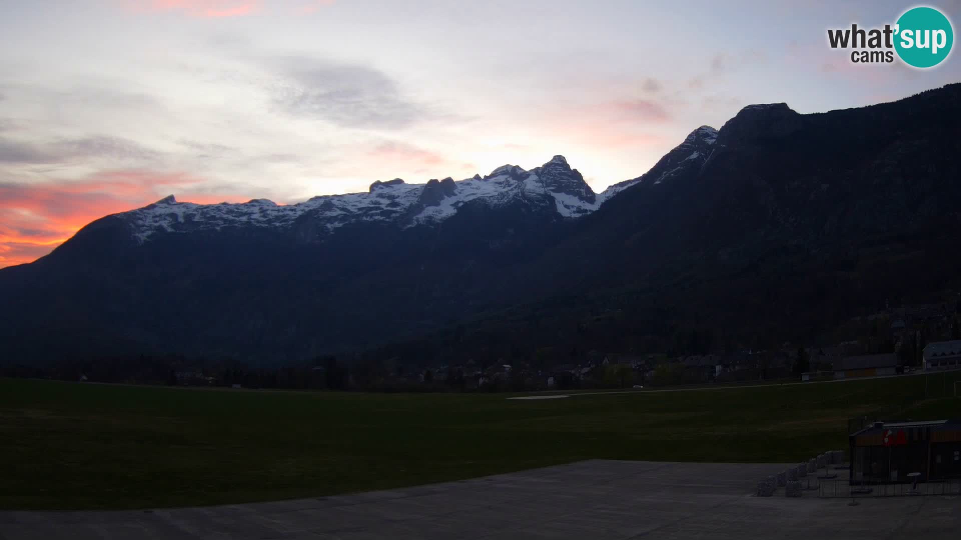 Webcam en direct Aéroport de Bovec – Vue sur Kanin