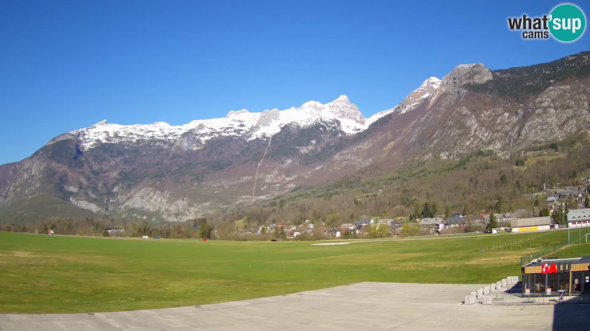 Spletna kamera letališče Bovec – pogled proti Kaninu