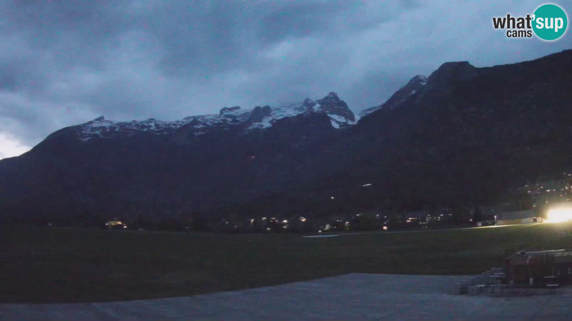 Webcam en direct Aéroport de Bovec – Vue sur Kanin