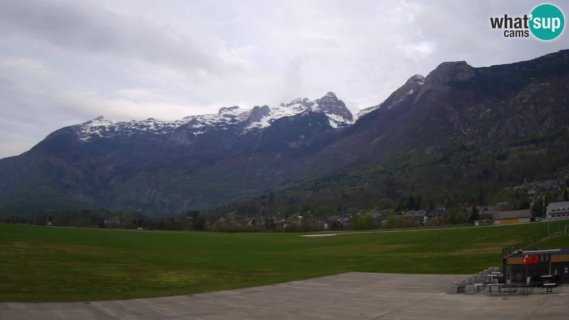 Webcam en direct Aéroport de Bovec – Vue sur Kanin