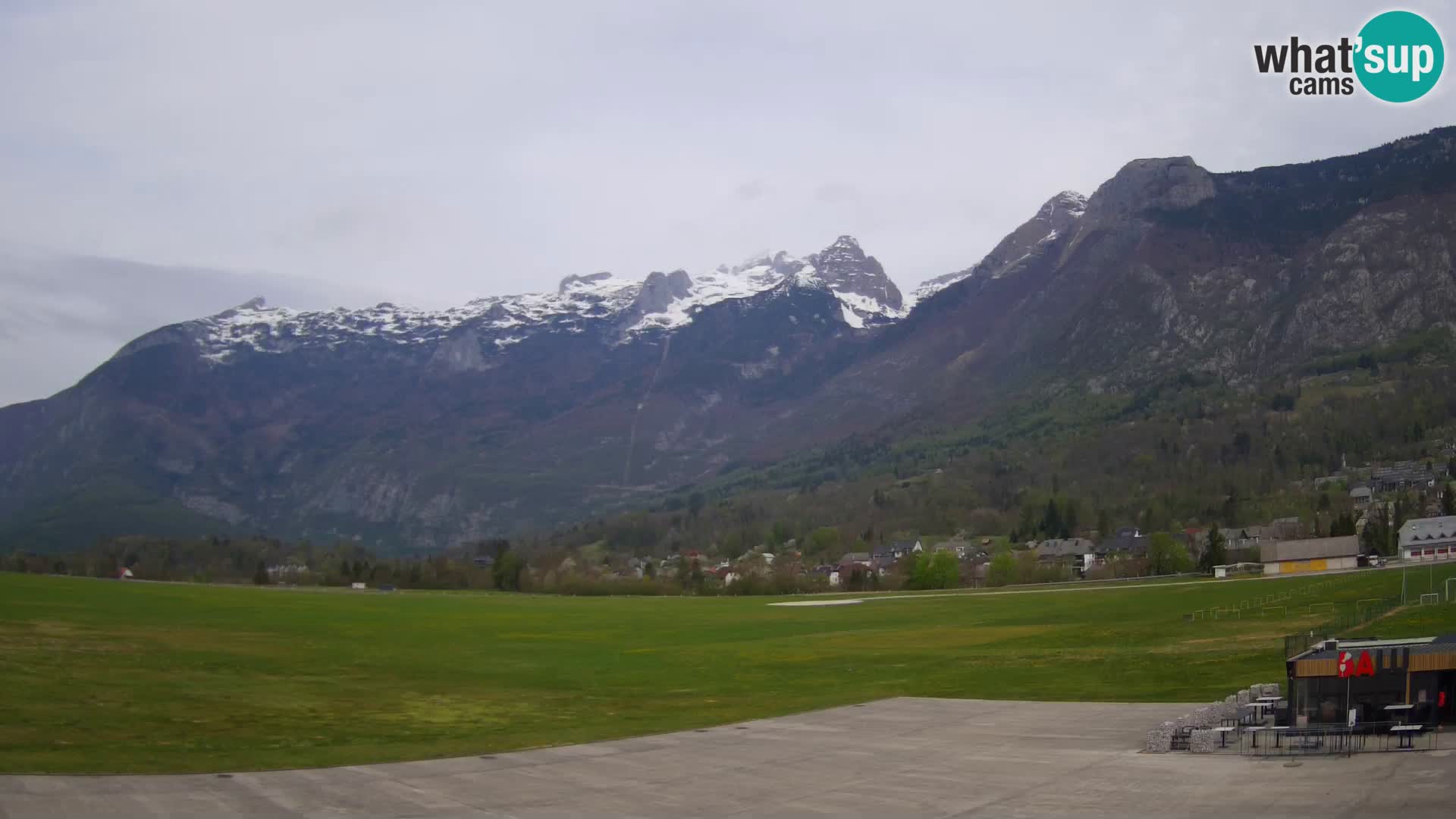 Webcam en direct Aéroport de Bovec – Vue sur Kanin