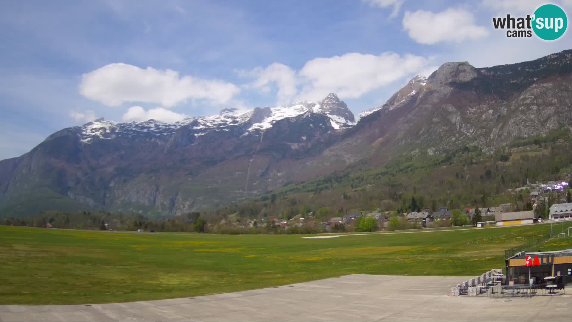 Live webcam Bovec airport – View to Kanin