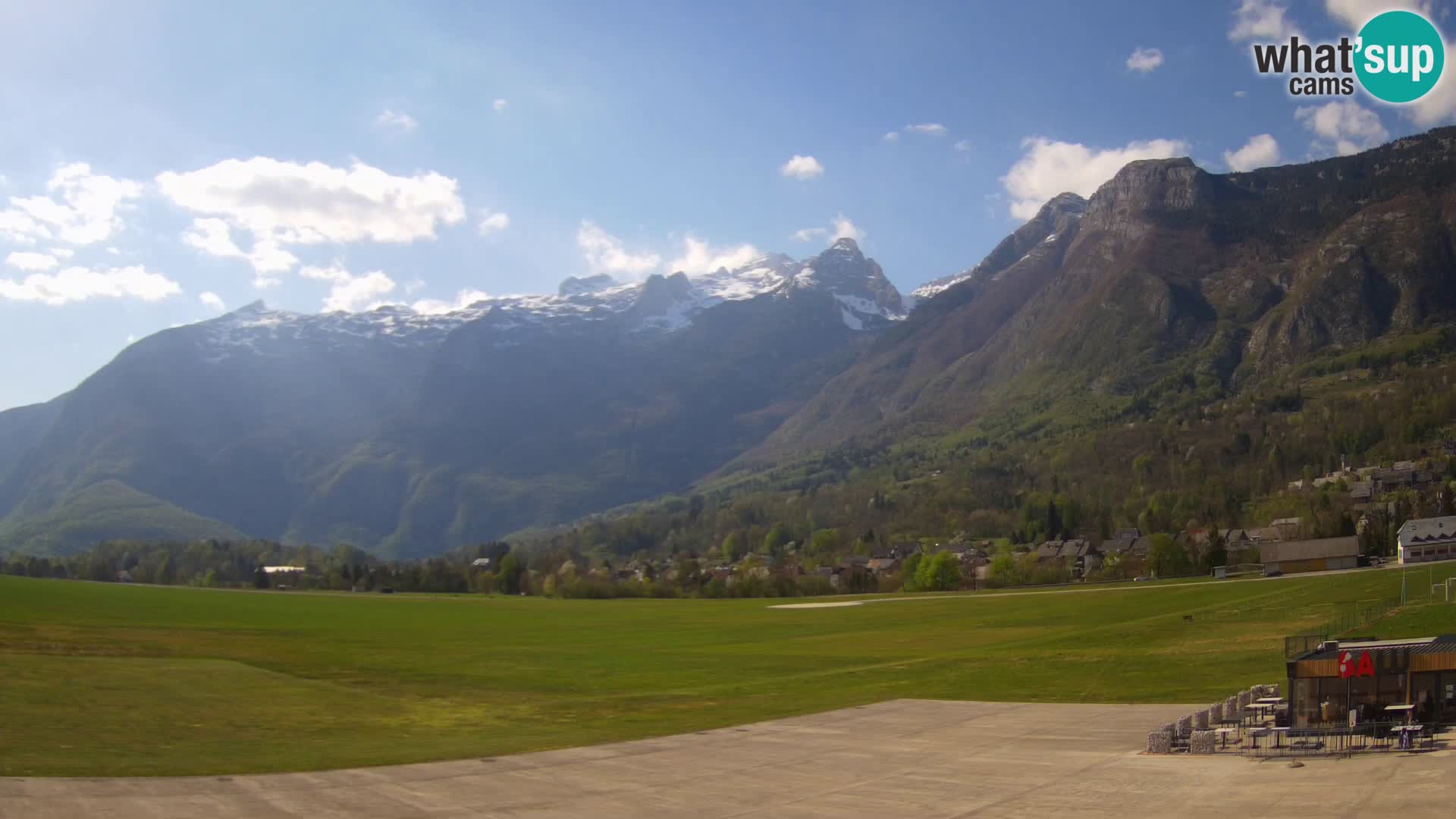 Cámara web en vivo Aeropuerto de Bovec – Vista a Kanin
