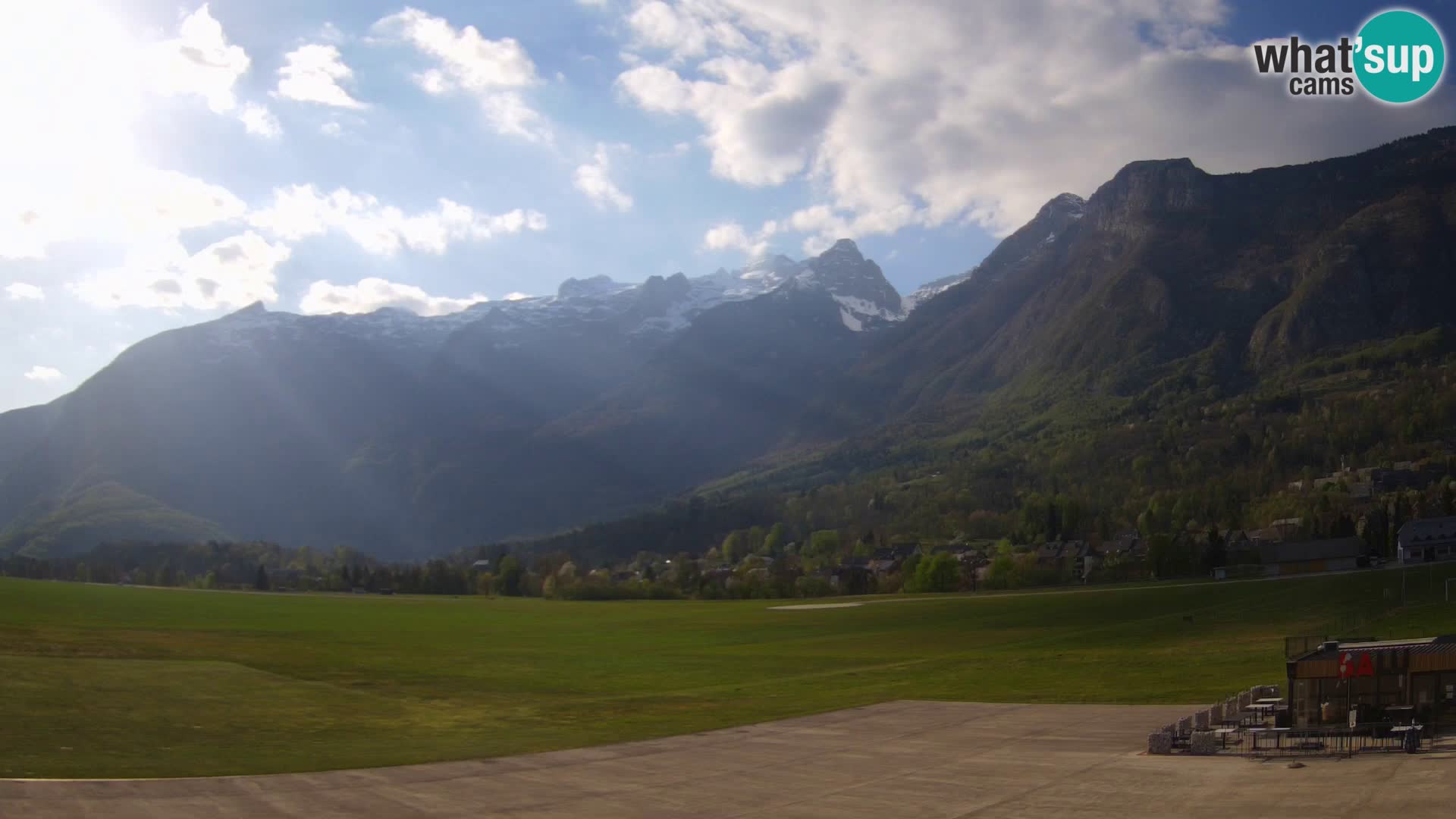 Live webcam Bovec airport – View to Kanin