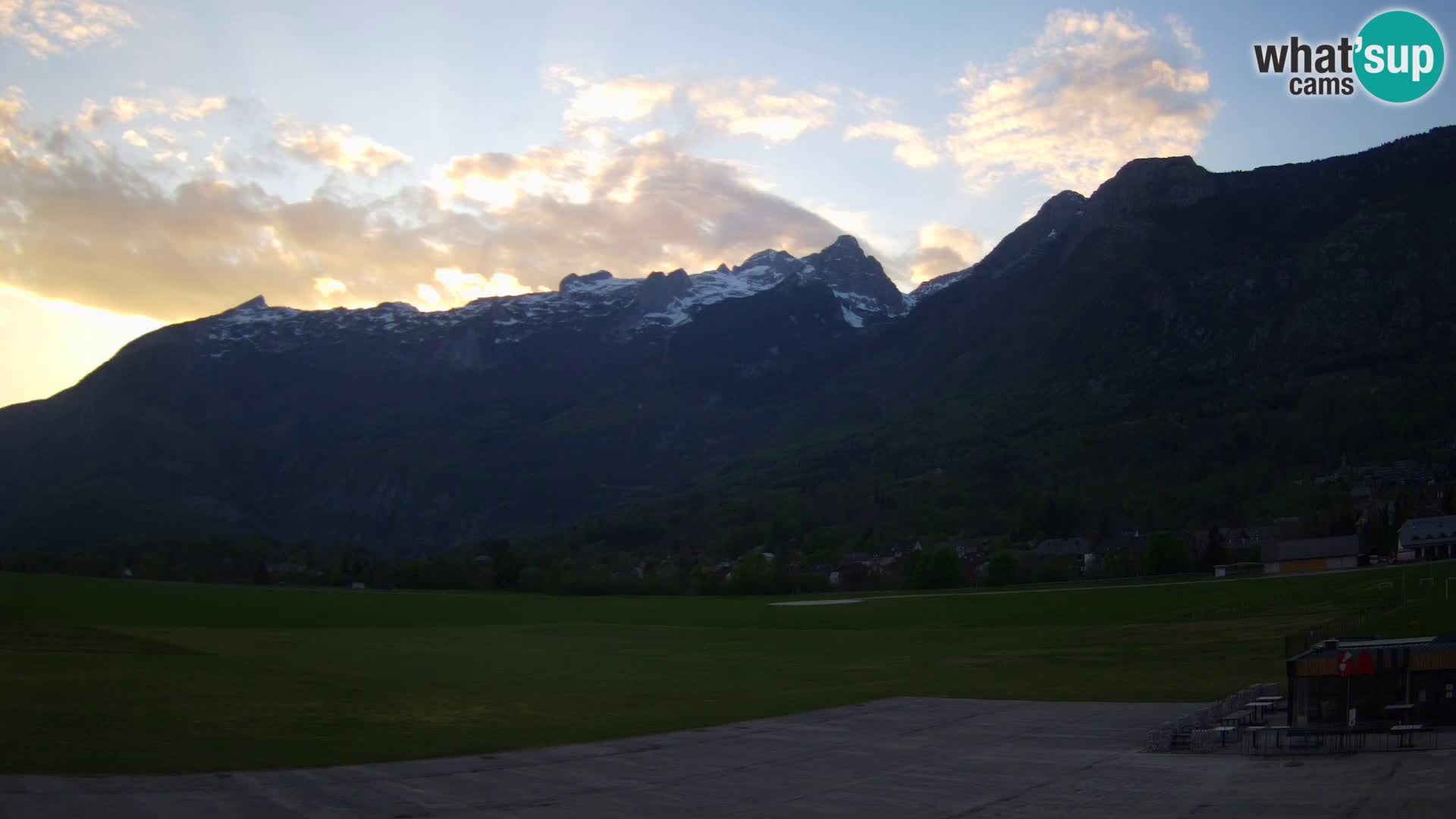 Cámara web en vivo Aeropuerto de Bovec – Vista a Kanin