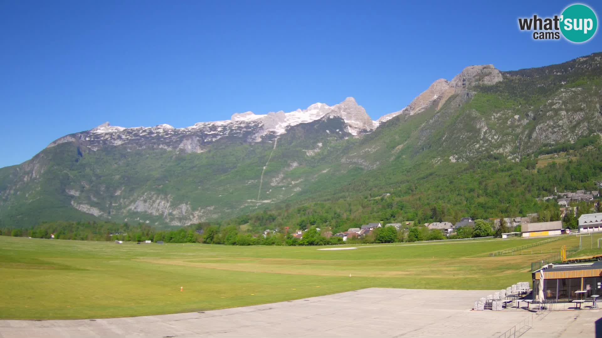 Webcam en direct Aéroport de Bovec – Vue sur Kanin