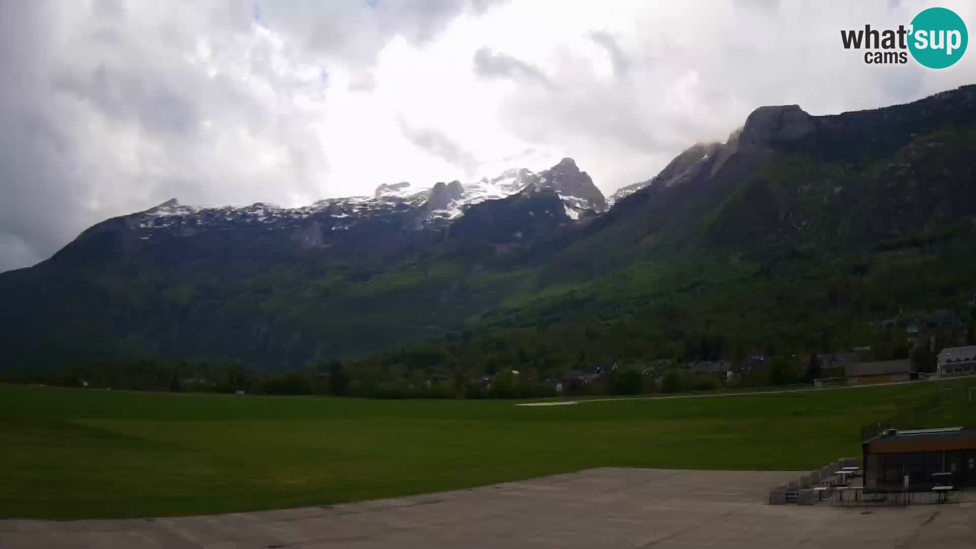 Webcam en direct Aéroport de Bovec – Vue sur Kanin