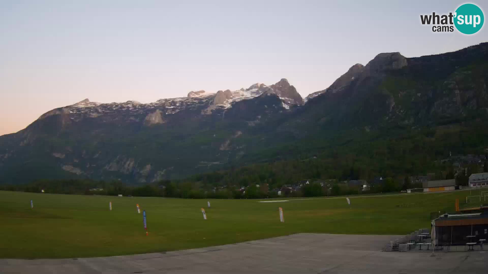 Cámara web en vivo Aeropuerto de Bovec – Vista a Kanin