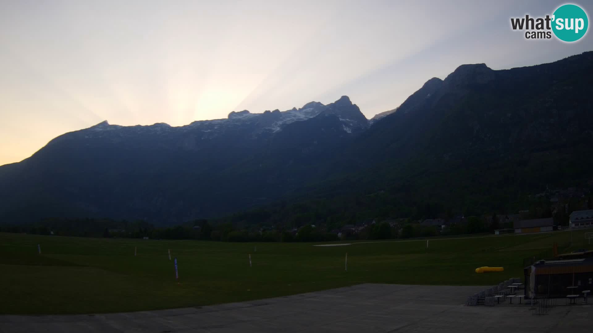 Cámara web en vivo Aeropuerto de Bovec – Vista a Kanin