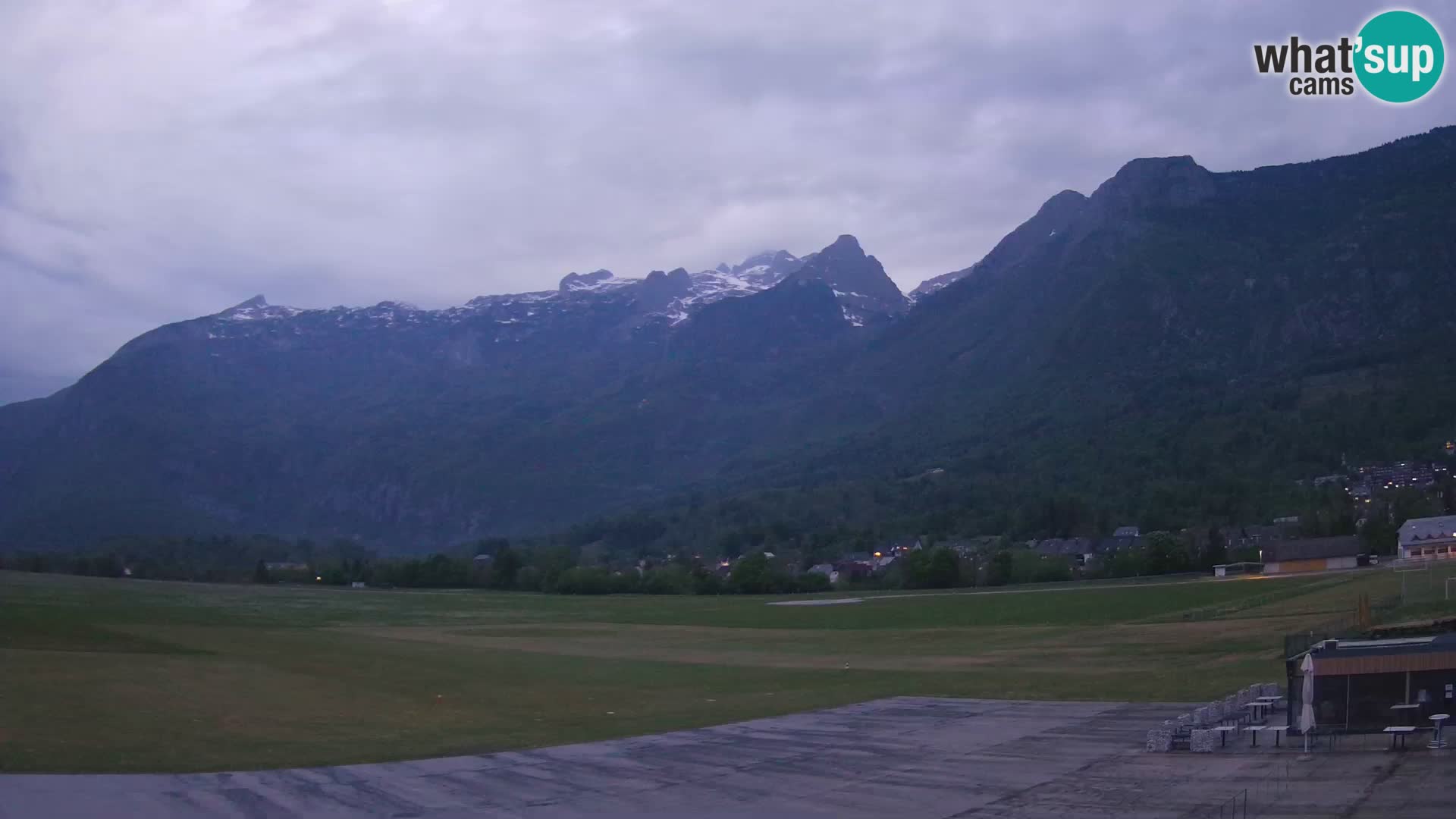 Live webcam Bovec airport – View to Kanin