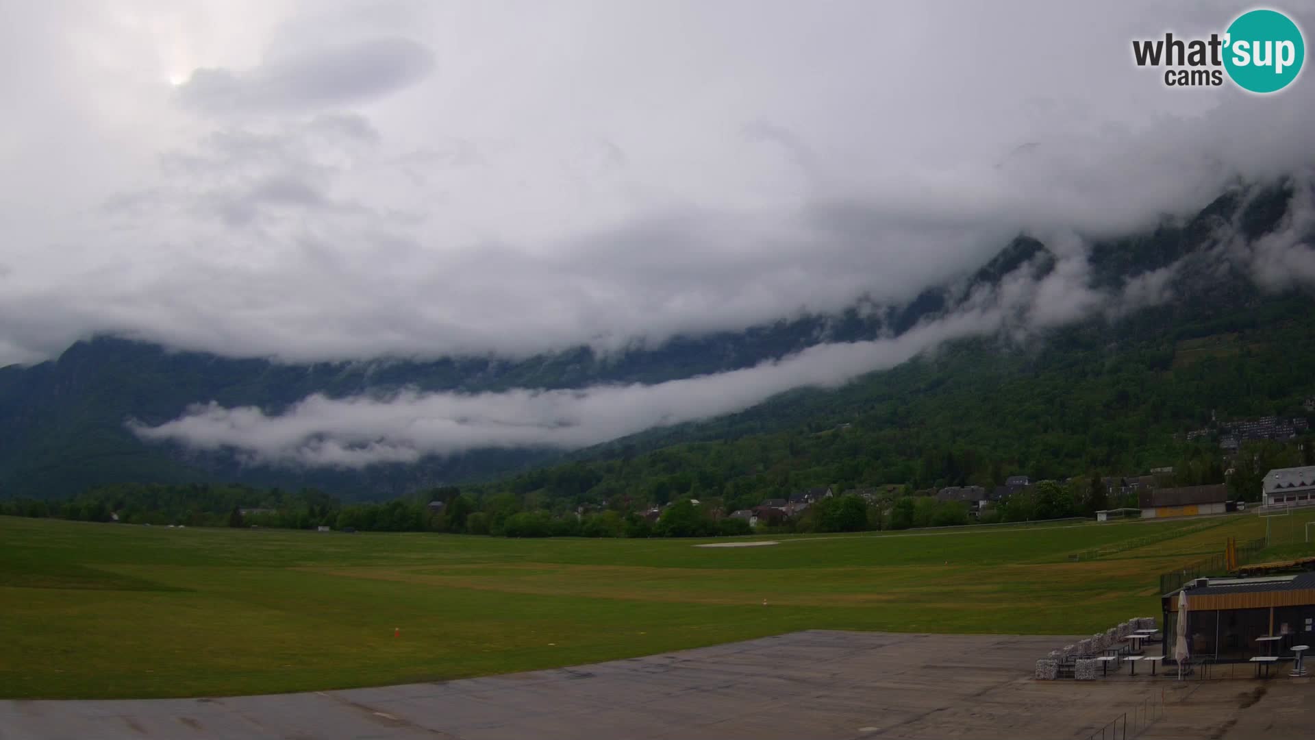 Webcam en direct Aéroport de Bovec – Vue sur Kanin