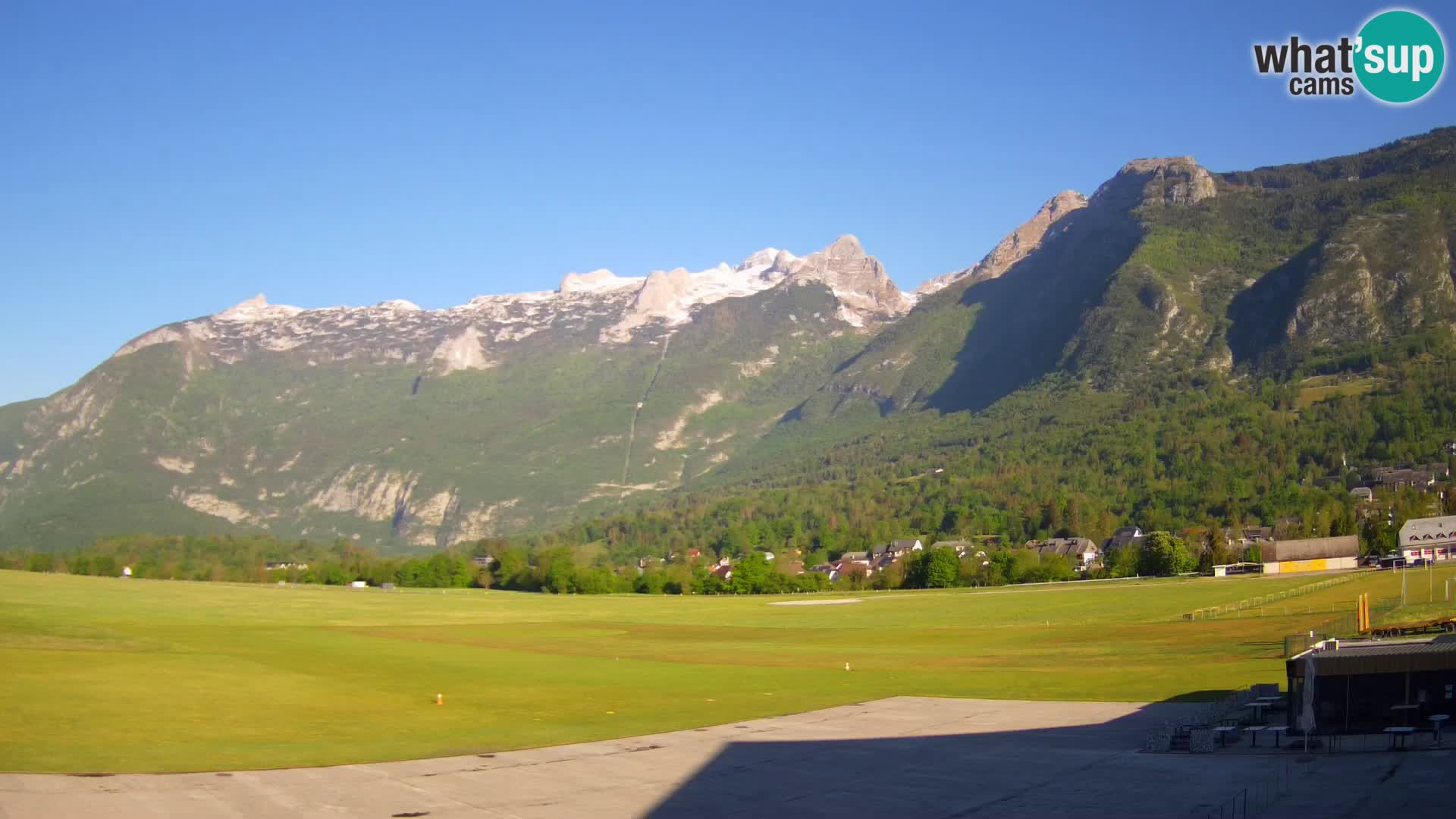 Webcam en direct Aéroport de Bovec – Vue sur Kanin