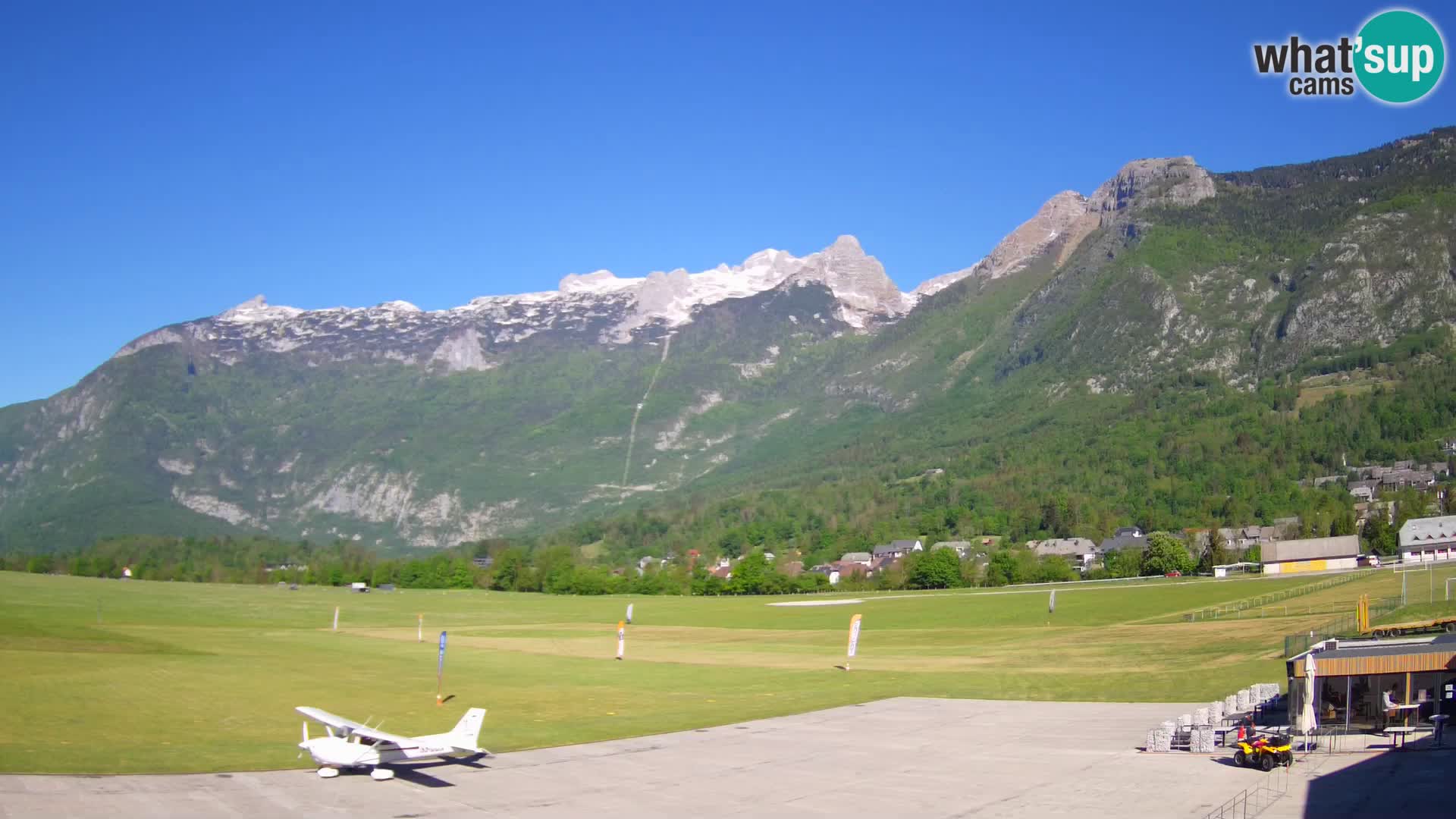 Cámara web en vivo Aeropuerto de Bovec – Vista a Kanin