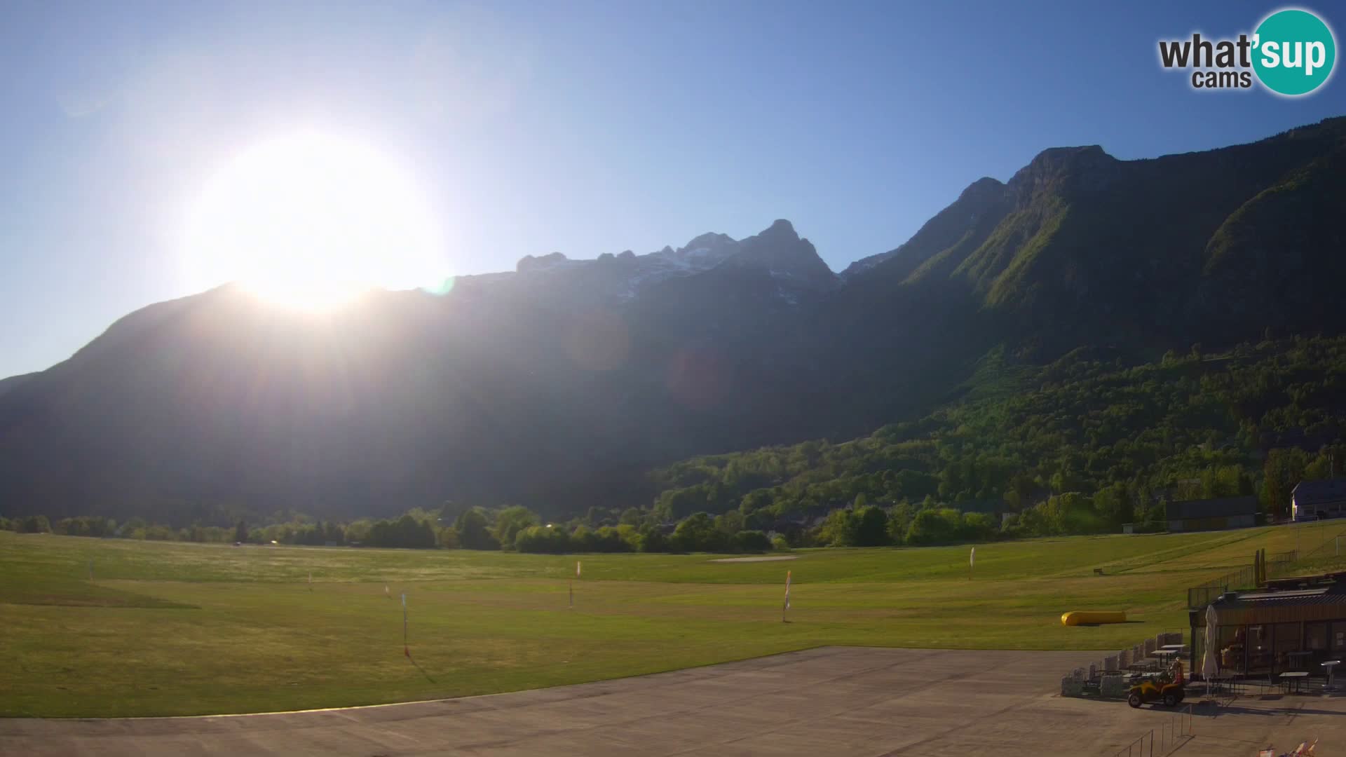 Live webcam Bovec airport – View to Kanin