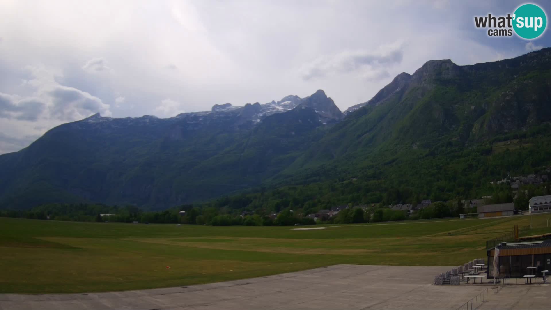 Live webcam Bovec airport – View to Kanin
