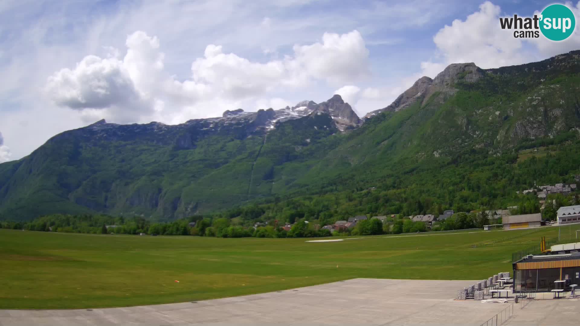Cámara web en vivo Aeropuerto de Bovec – Vista a Kanin