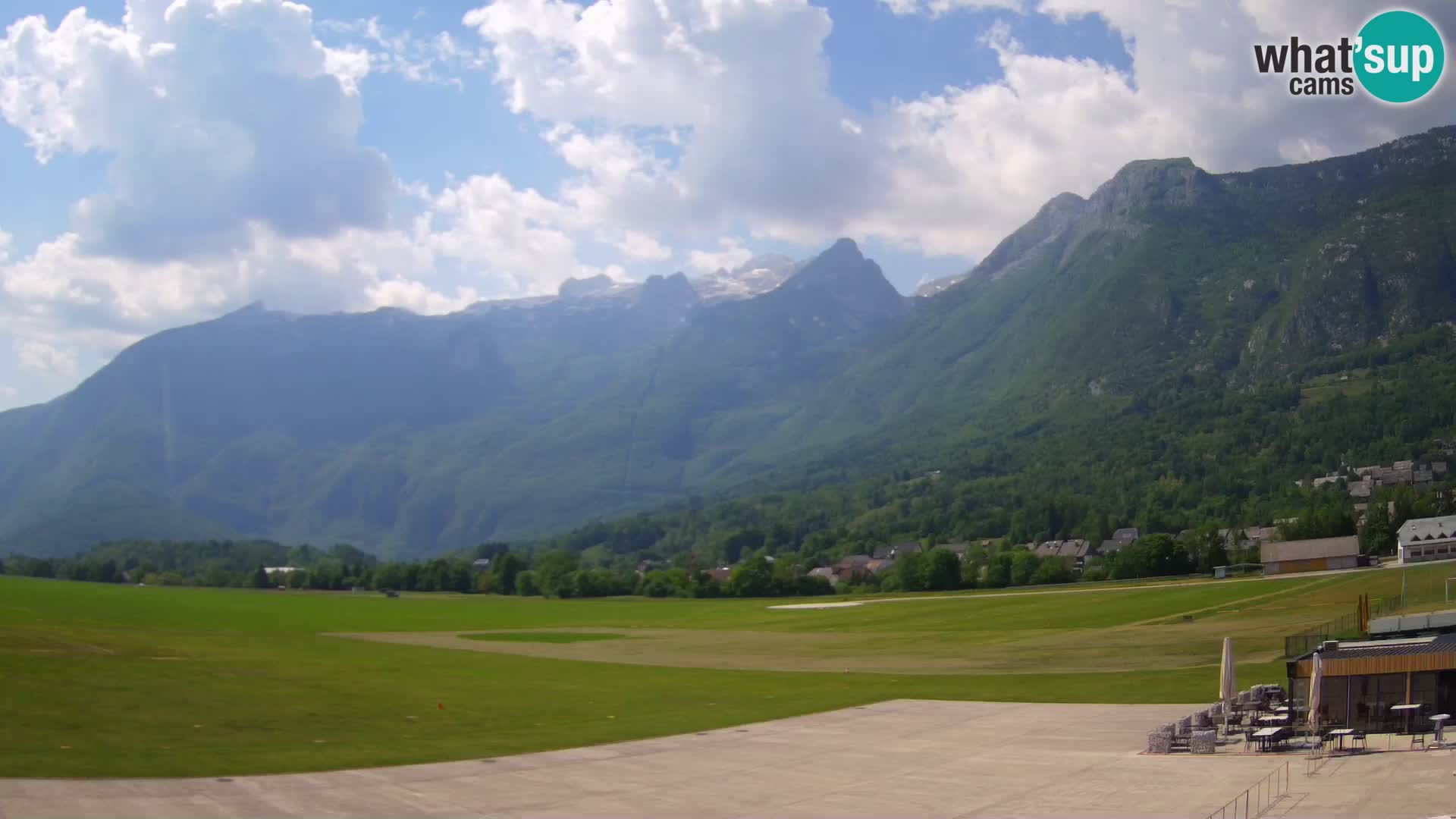 Webcam en direct Aéroport de Bovec – Vue sur Kanin